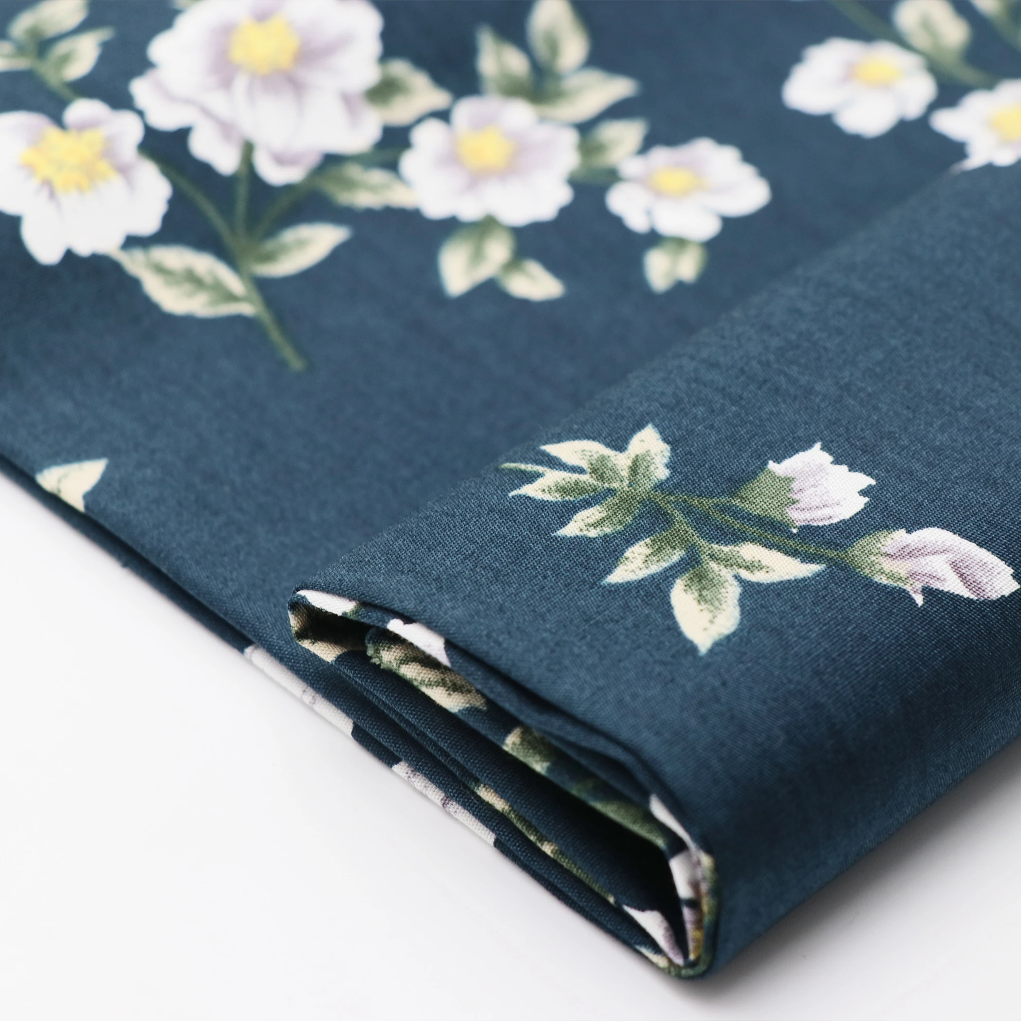 100% Cotton Digital Print Satin Fabric Woven Wholesale 40S 100% Cotton  fabric soft floral Cotton Printed Fabric for Garment