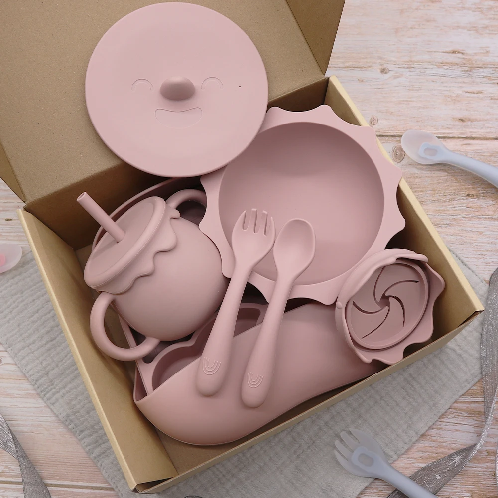 2022 Wholesale BPA Free Waterpoof Tableware For Kids Feeding Bowl And Spoon Baby Silicone Bib Set