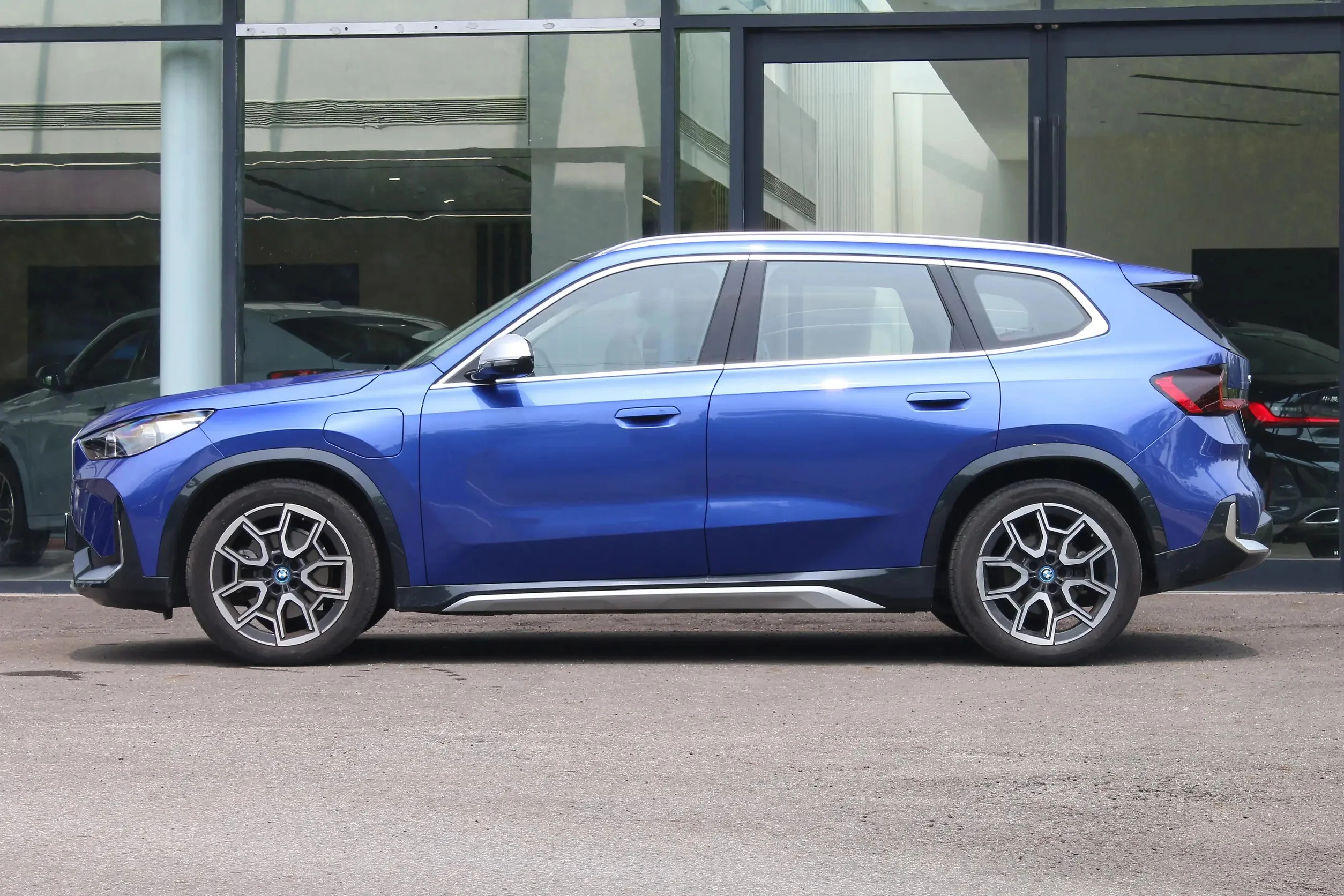 BMWIX1 30L M iX1 30LX 0 км ev автомобиль высокоскоростной BmwIx1 Ix3 I3 I4 электромобиль автомобильный bmwix1 внедорожник