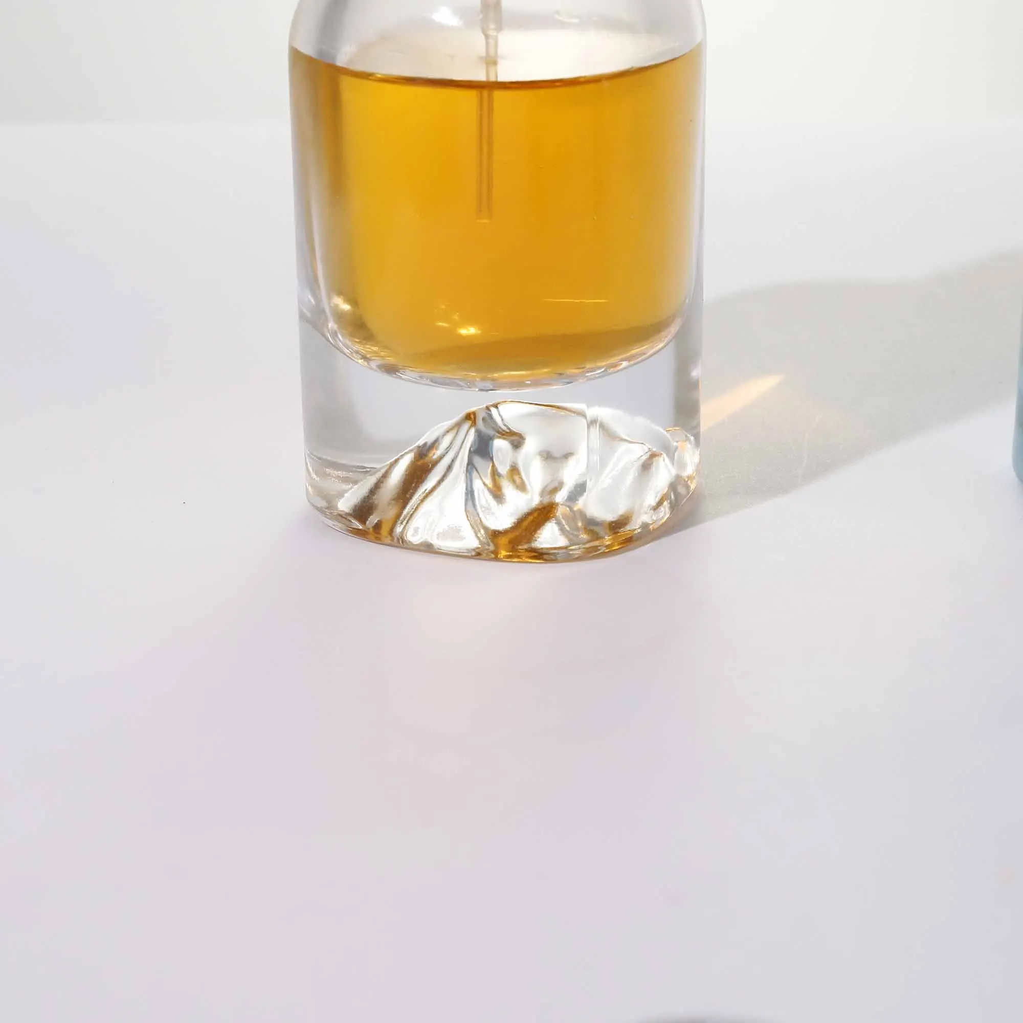 Perfume Bottle At The Base Of The Volcano 30ml 50ml 100ml Customizable Glass Bottle