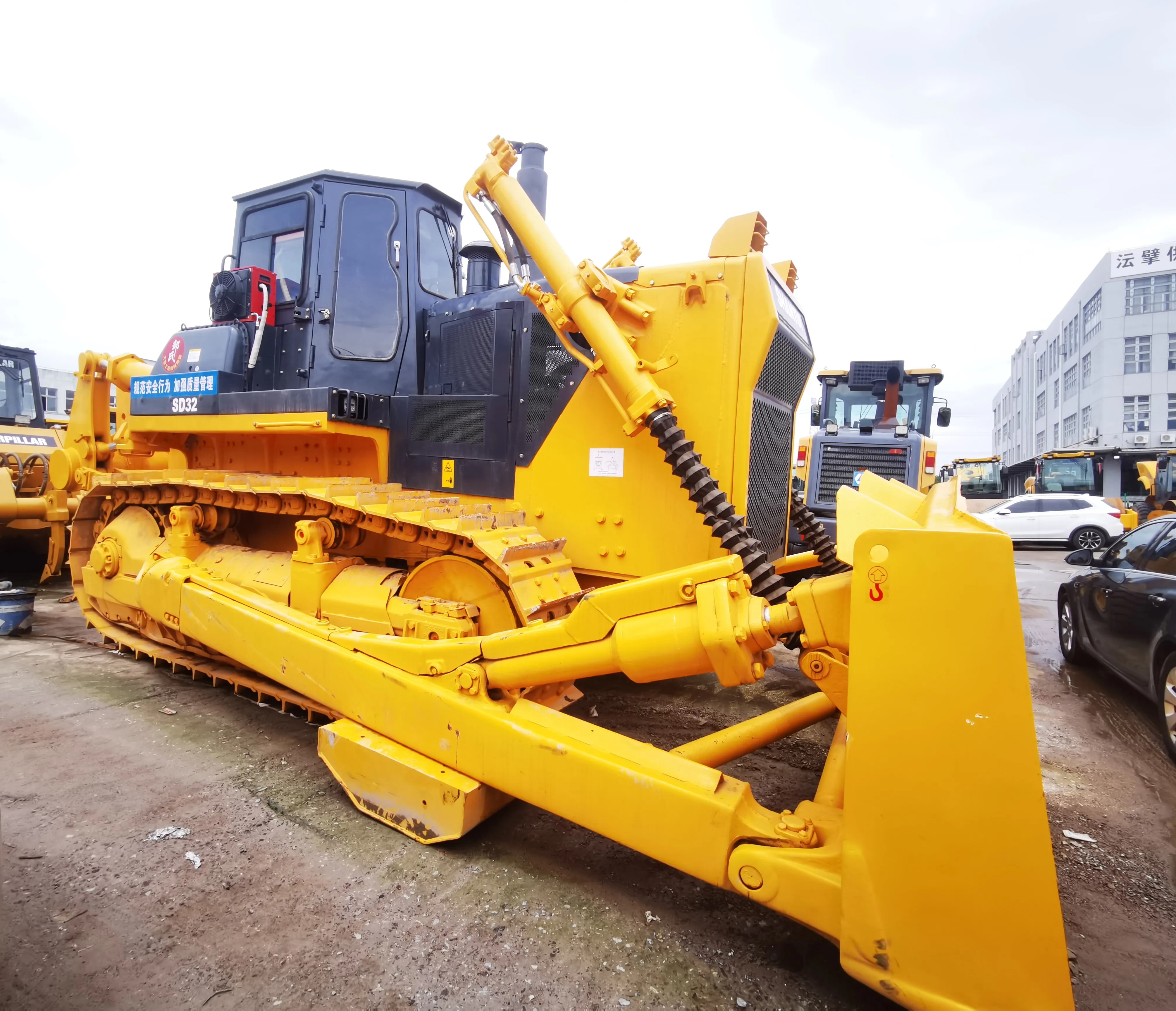 SD32 Model Operating Weight 33.6ton Shovel Lifting Height 1560mm Yellow Diesel Engine Provided Crawler WEICHAI SHANTUI GENUINE