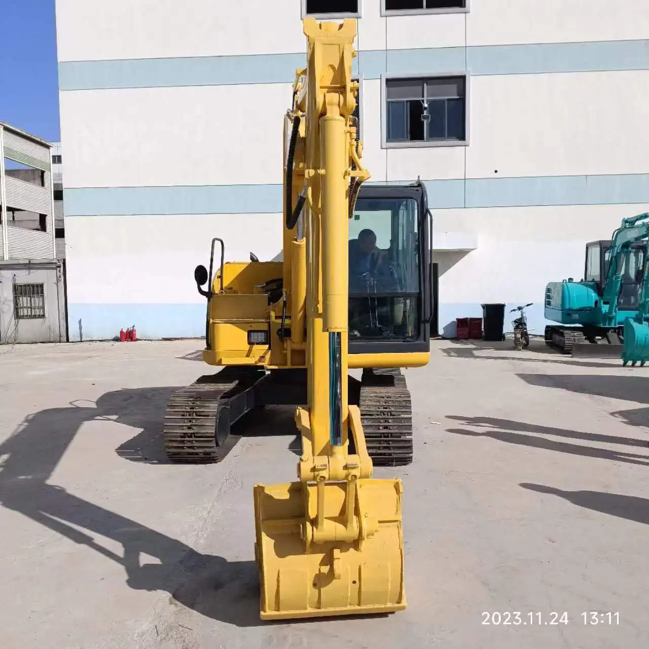 Дешевая цена японский гусеничный гидравлический экскаватор Komatsu PC60 для продажи