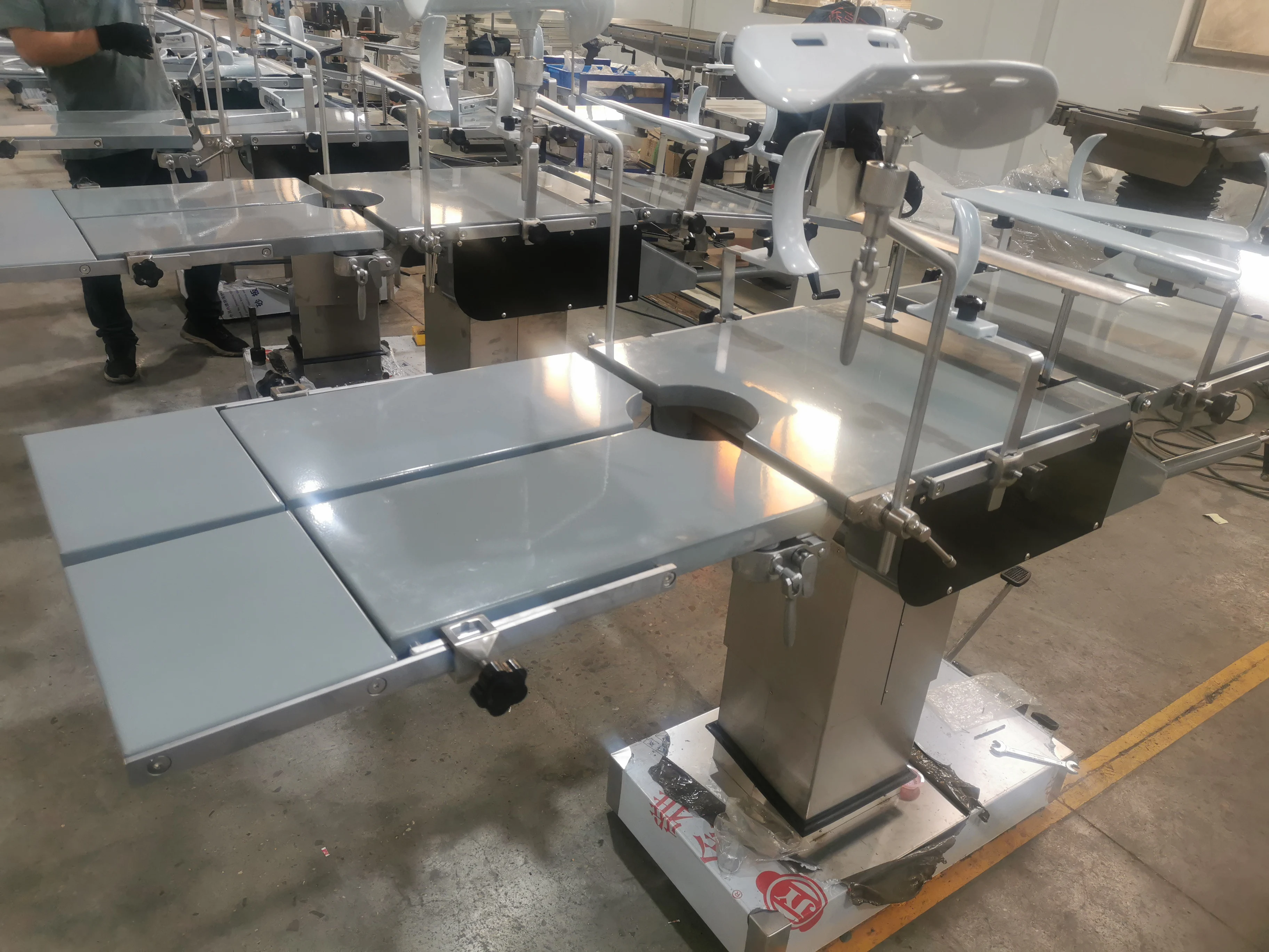 Ручной гидравлический операционный стол из нержавеющей стали 304 для хирургии медицинской больницы