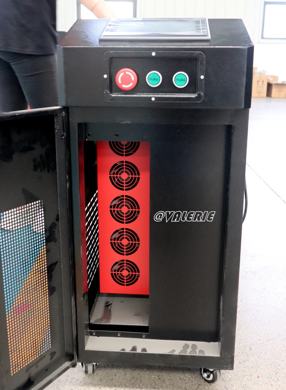 300W pulse laser cleaning machine for aluminum parts automobile oil rust remove