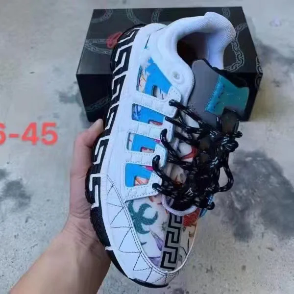 Luxury Designer Reaction Varsace Sneaker Men Women Sport Retro Walking Casual Shoes Zapatillas