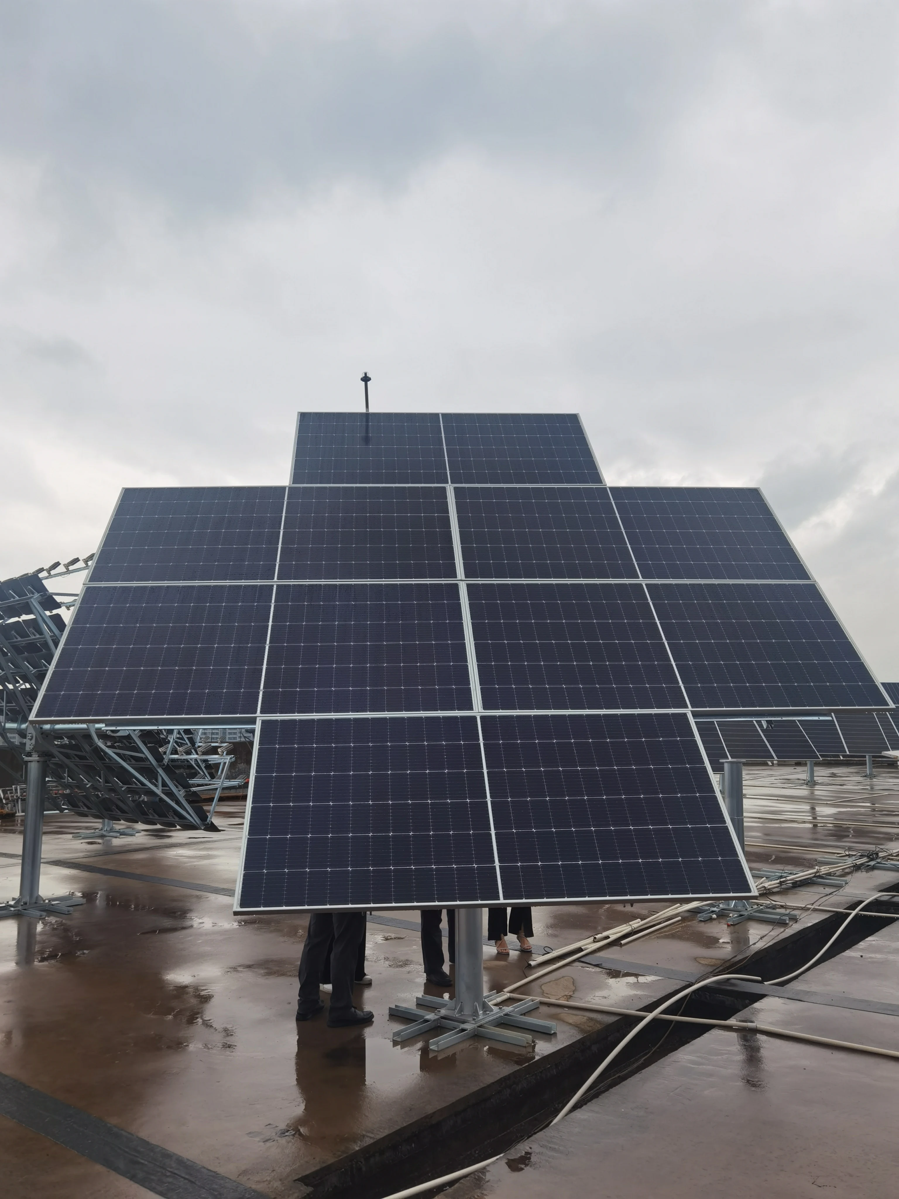 Smart Dual Axis PV Tracking System 1kW to 40kw SolarTracker Sun Power Clean Energy  Off-Grid Solar Power Generation T20