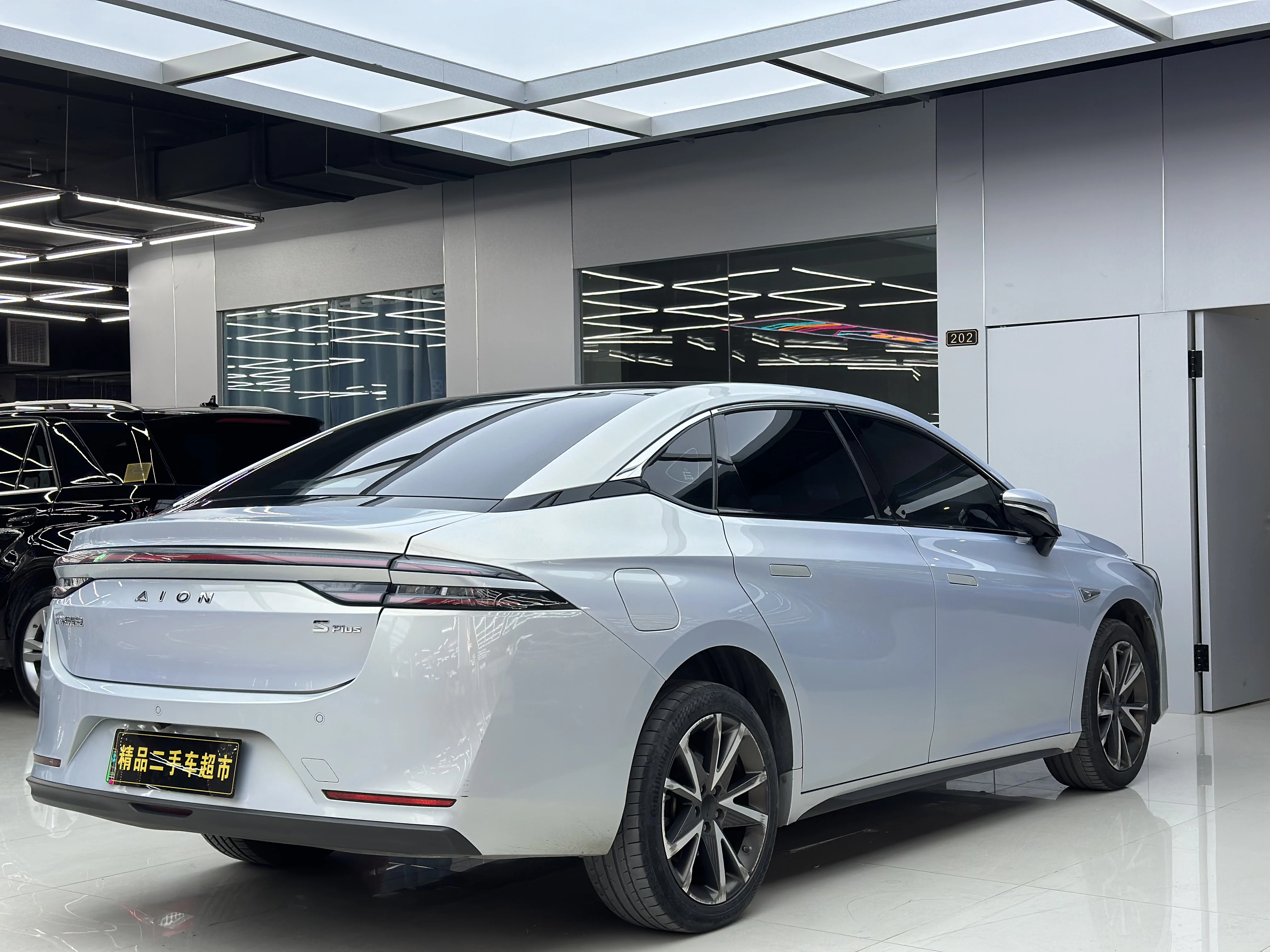 Best Price 2023 Aion S PLUS 510KM Real leather seats wholesale Battery  Pure Electric Vehicle Used Cars Second Hand
