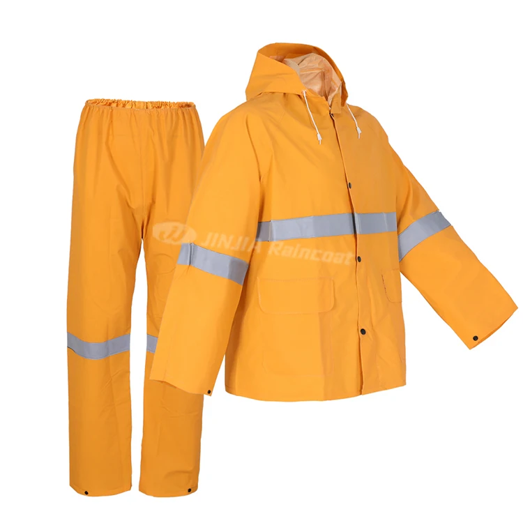 Дождевой костюм из ПВХ и полиэстера