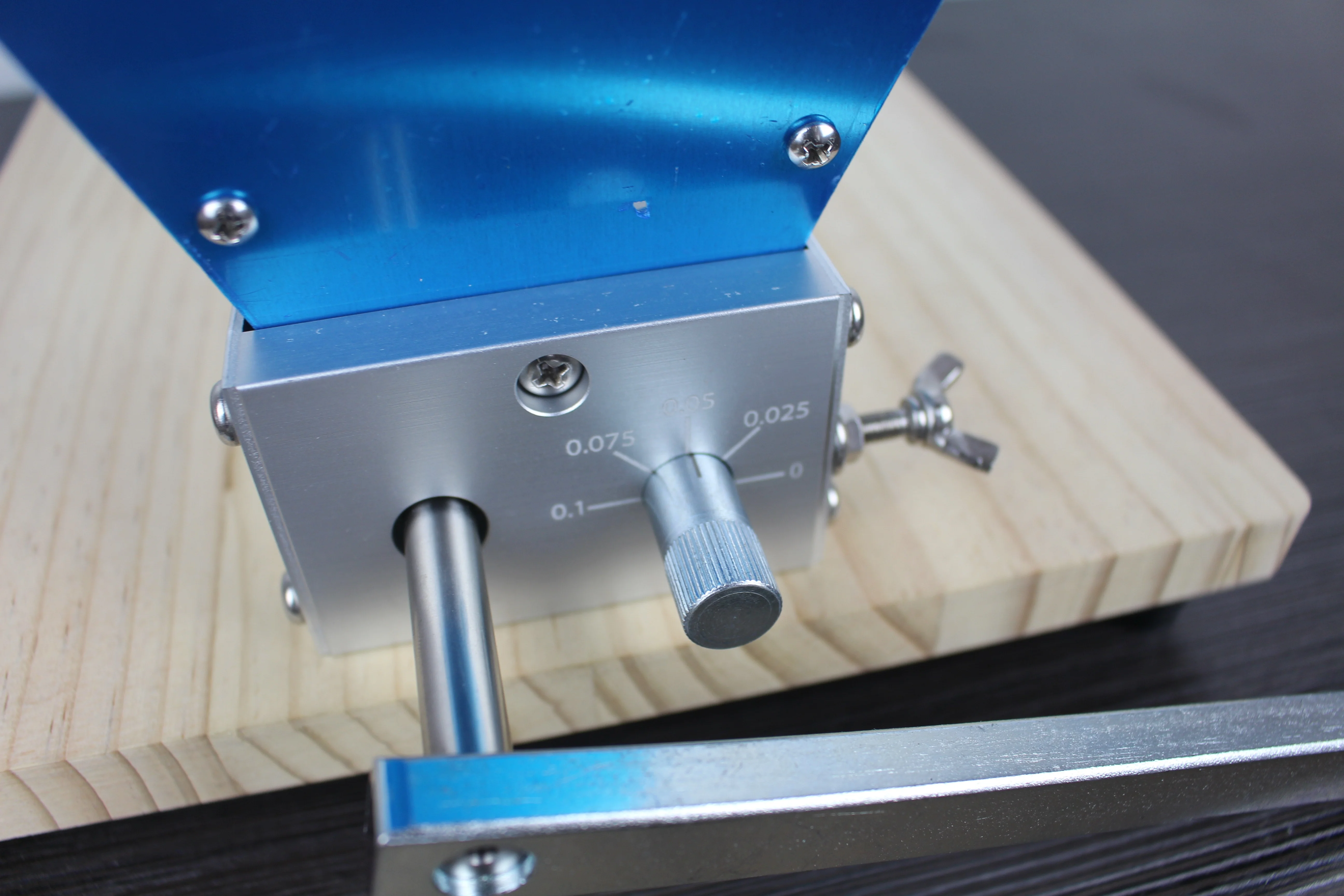 Home Brew Malt Mill 2 Roller Grain Mill Barley Grinder with Pine Wooden