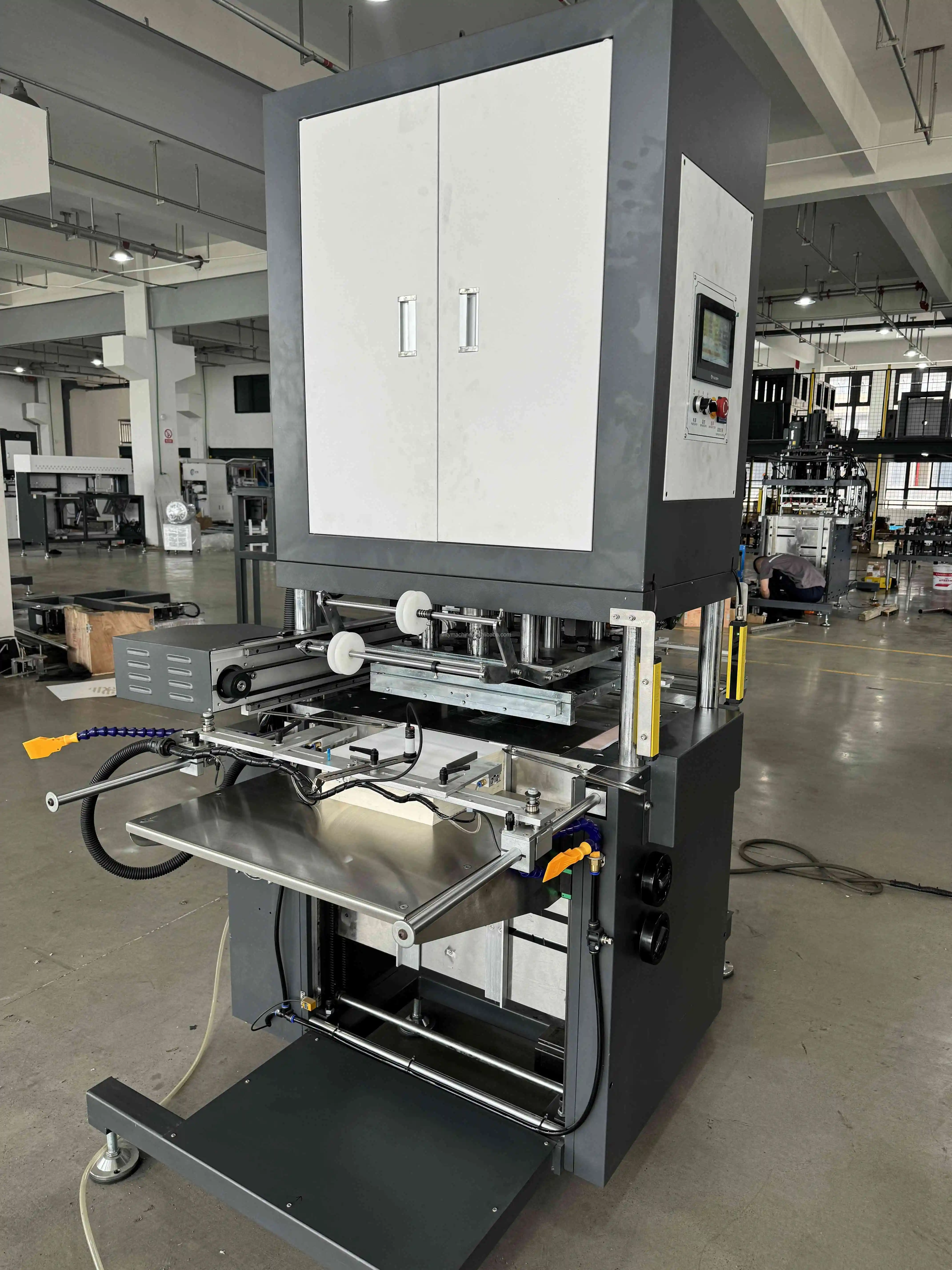 Automatic Die Cutting Machine for Grey Board Cardboard Papers Automatic Foil Stamping Machine