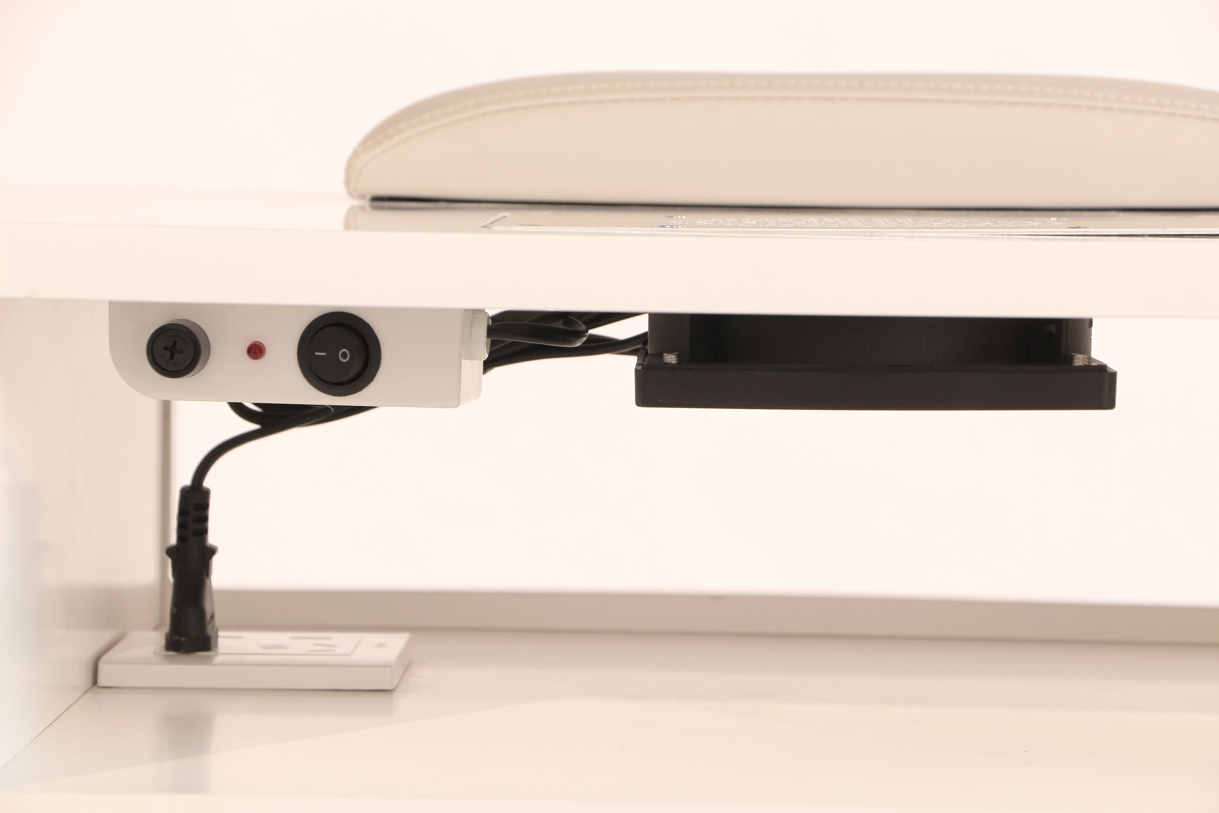 Cheap nail station white rectangle marble top golden legs nail manicure nail table for beauty shop