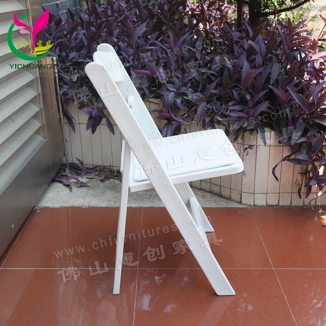 Factory Wholesale Resin White Foldable Design Plastic Wedding Outdoor Folding Chair for Bride Events