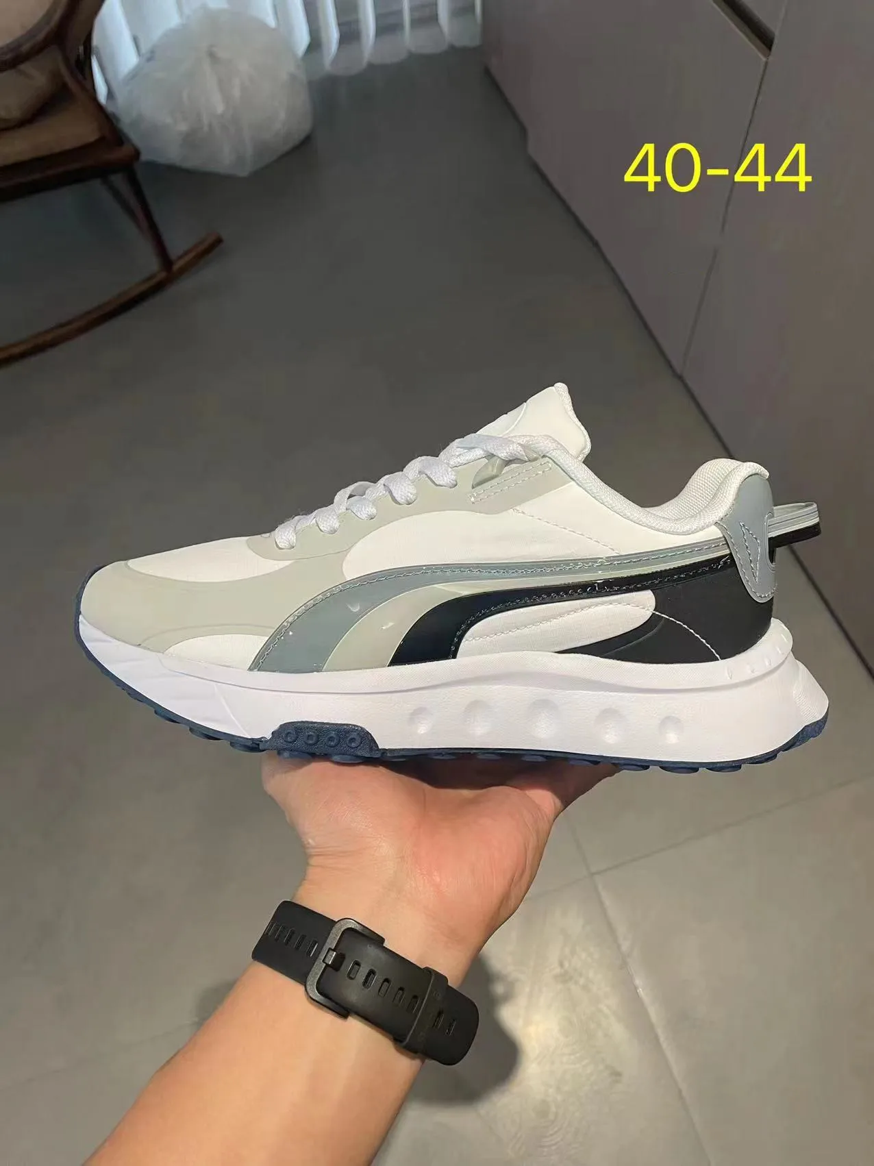 Customizable fashion sports shoes, outdoor travel shoes, office travel shoes, men running shoes