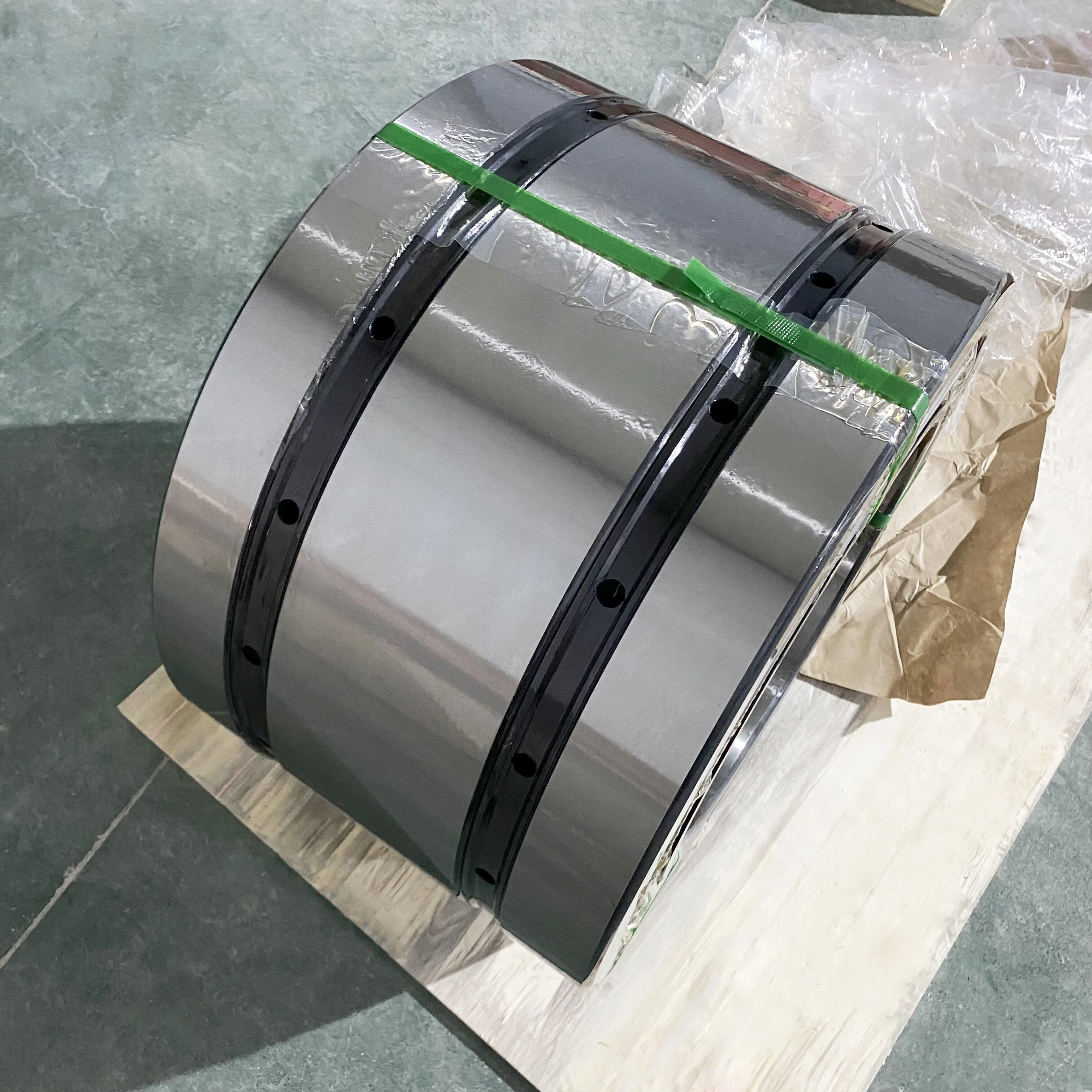 DST high quality Four row Tapered Roller Bearing    10777/560     Rolling Mill Bearing