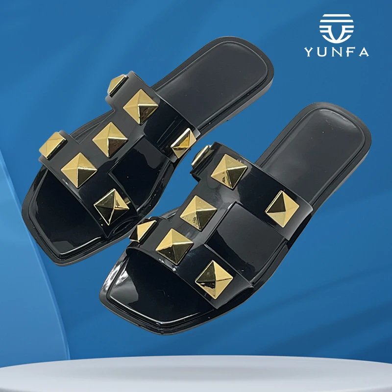 2022 Summer Fashion Spring Women  Clear Shoes Jelly Slides Sandals Ladies Flat Beach Sandals  PVC Ladies Jelly Shoes