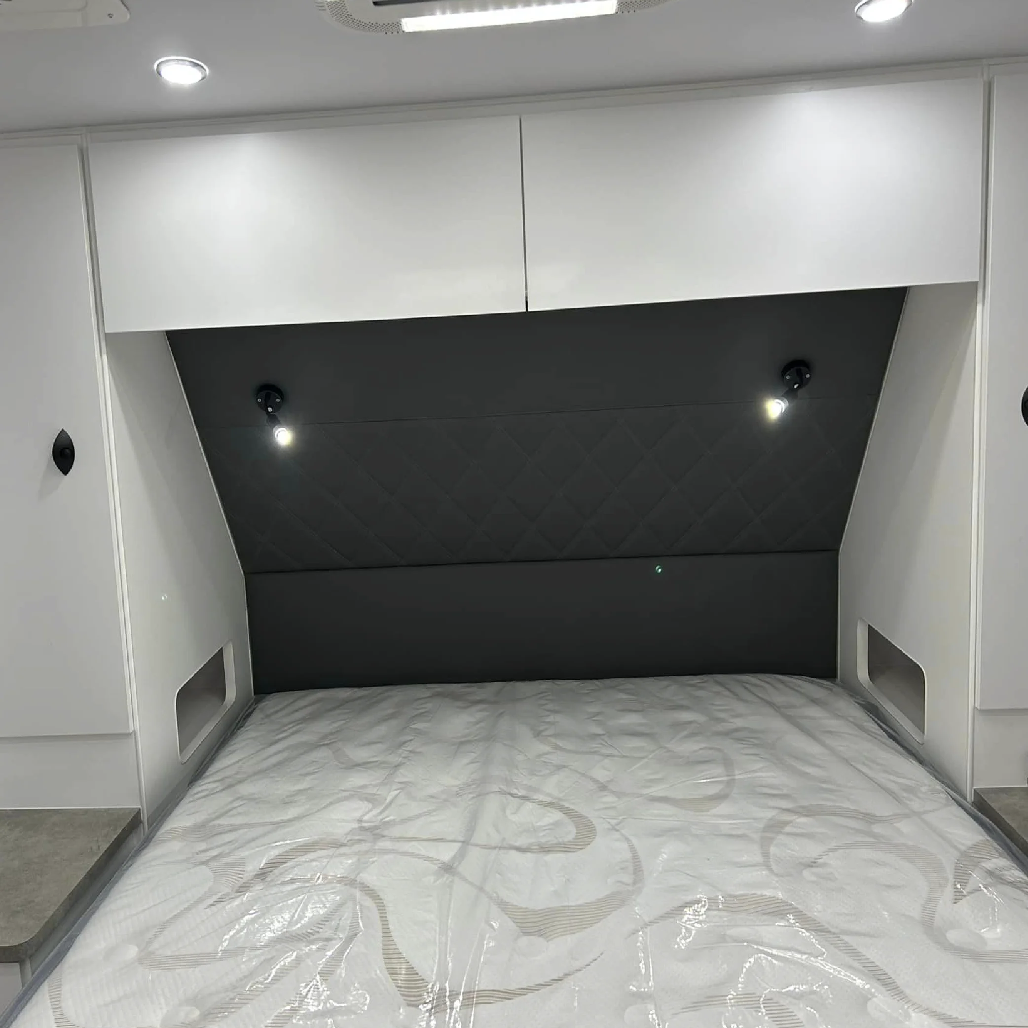 20FT Australian Standard Factory Sale Camper Caravan Off Road Travel Trailers  Hard top Caravan