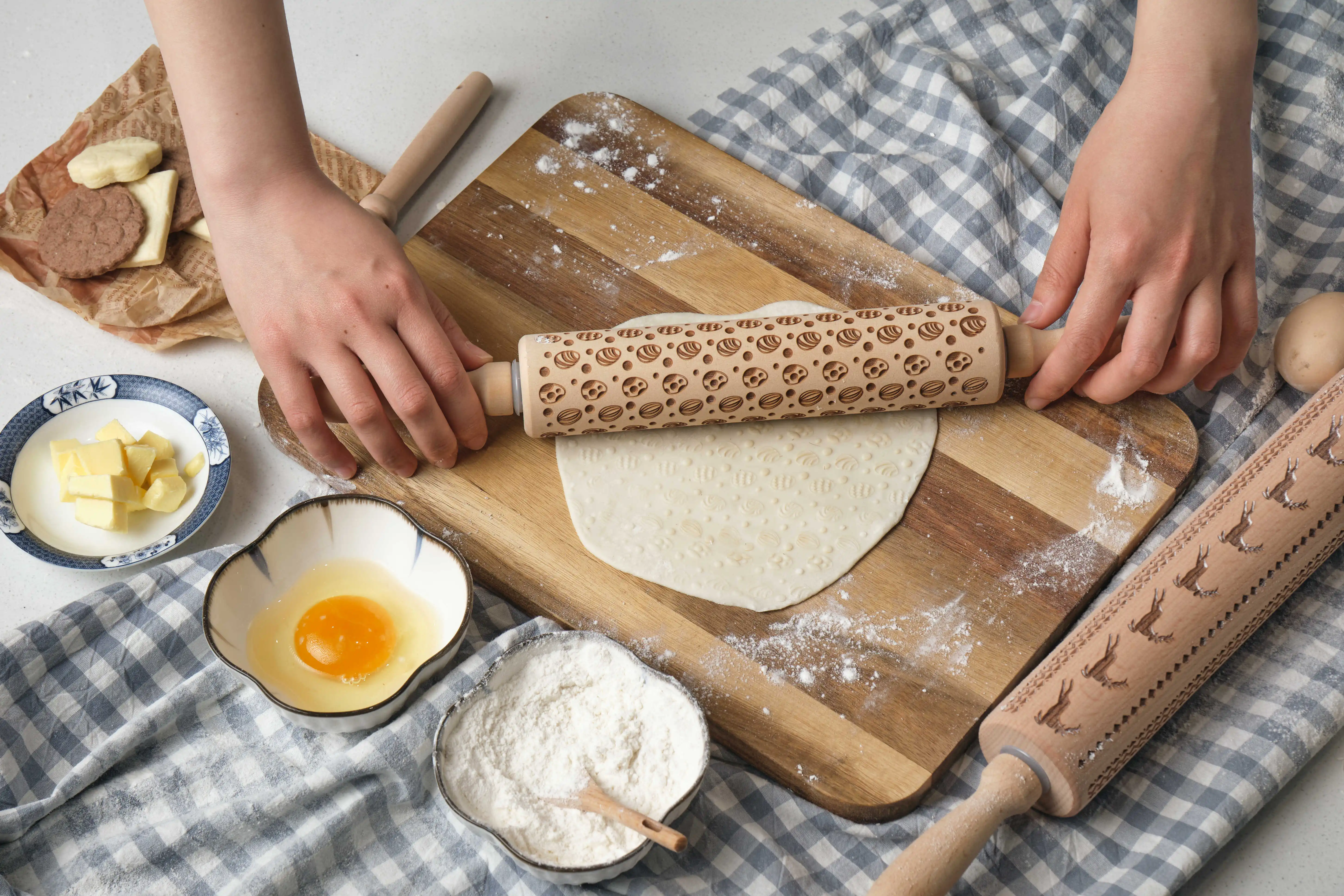 Wholesale Factory Wooden Beech Black Print Rolling Pin Roller Embossed Rolling Pin Cookies Cookie Rolling Stick Custom Utensil