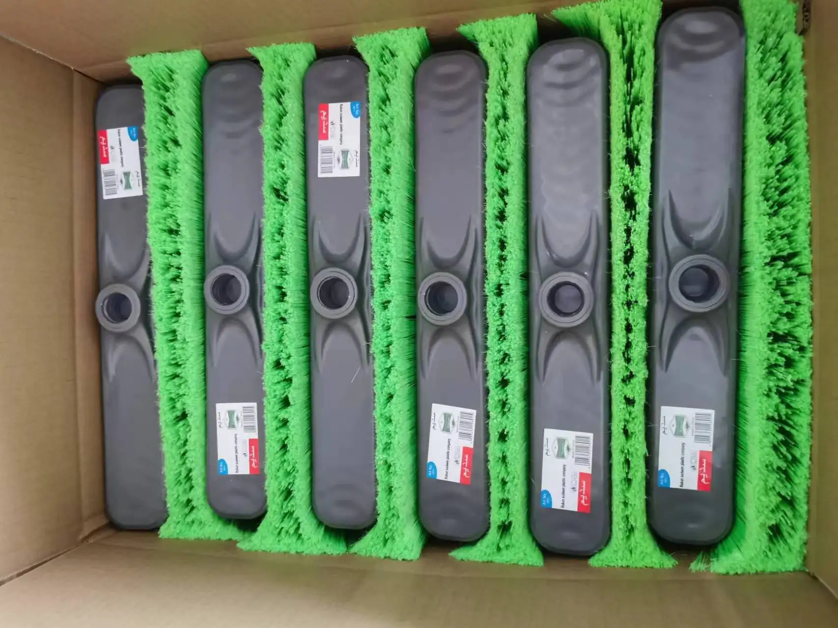 Sweet Manufacture Household Items PET Fiber Escoba Broom Brush with Wooden Stick PP Material Head Dustpan Mop for Home Cleaning