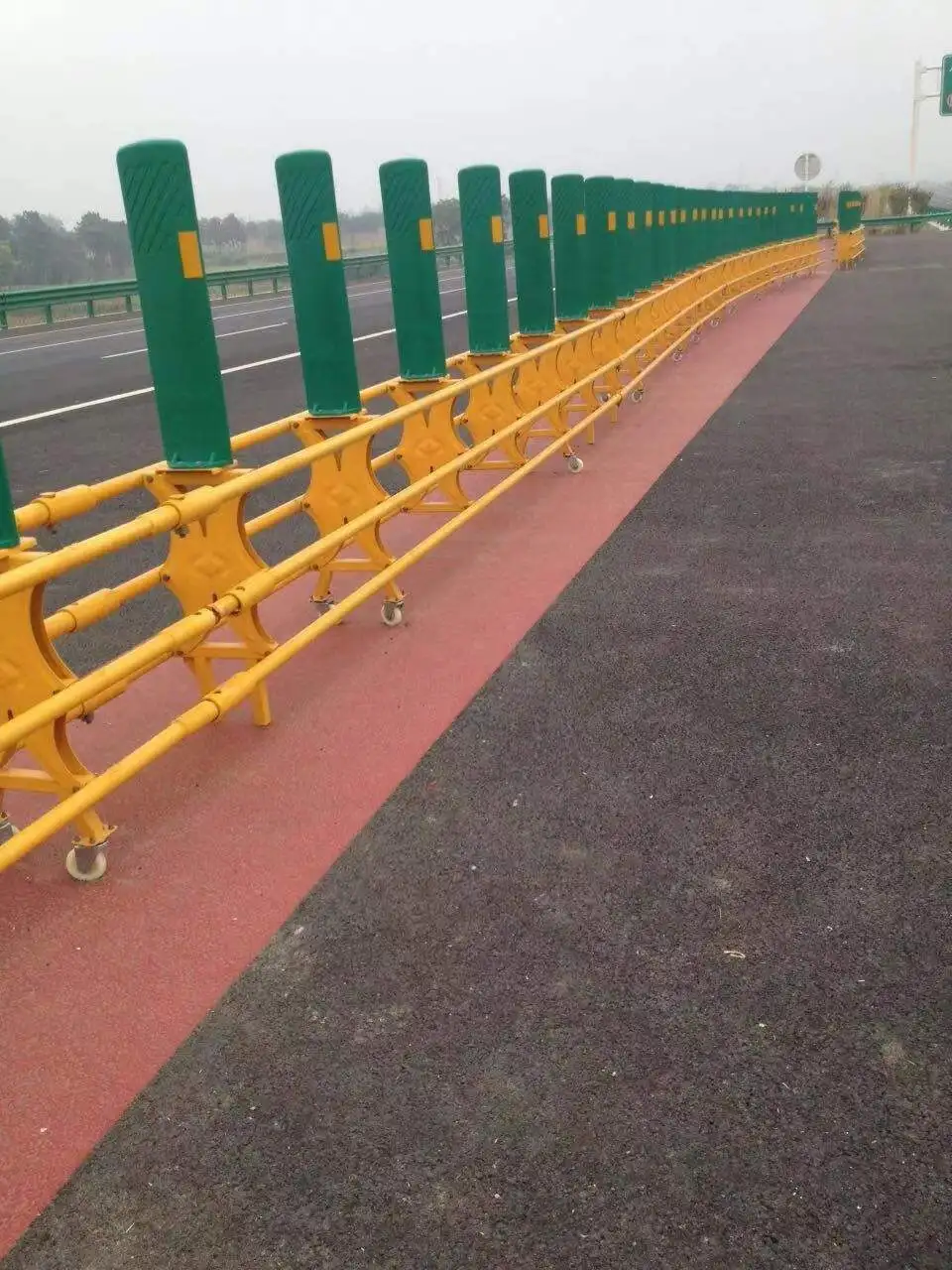 Box type Stretchable prestress metal guardrail galvanized highway guardrail portable guardrails