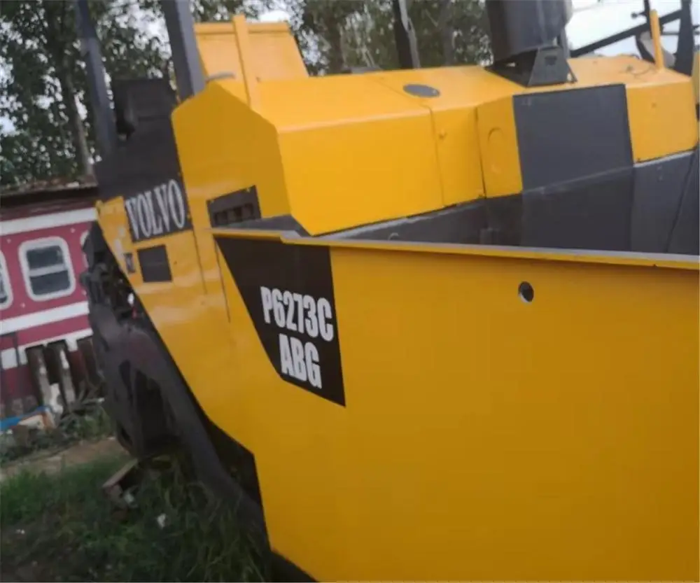 
USED CONDITION ABG TITAN 273-2 ASPHALT PAVER/PITCH PAVER ABG BRAND FOR SALE 