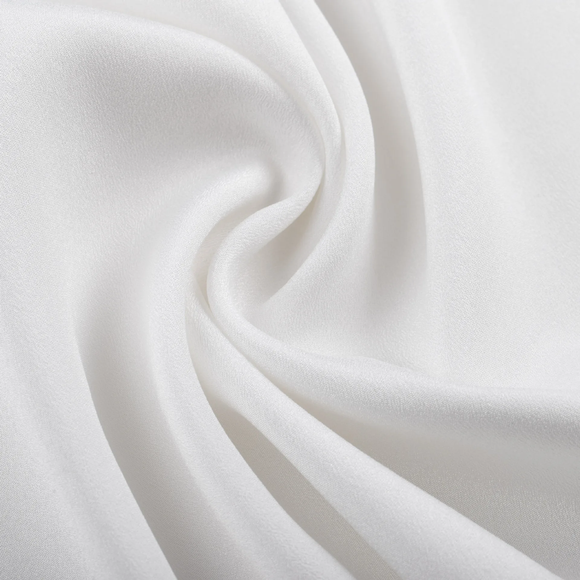 China Factory Supplier 90 Colors Goods 6A Grade 18MM 100% Mulberry Silk Crepe De Chine Fabric in Stock