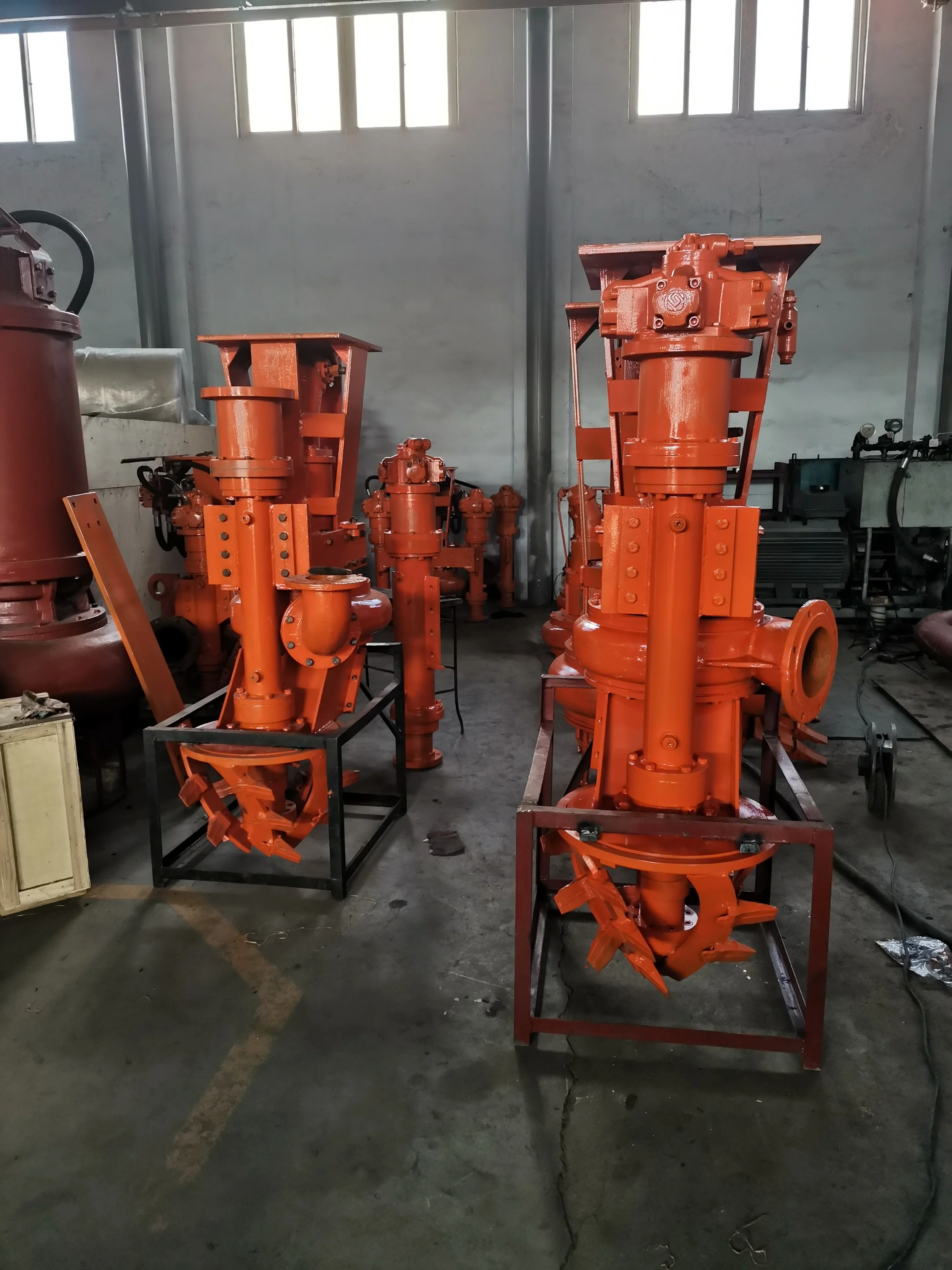 Submersible dredge pump hydraulic excavator