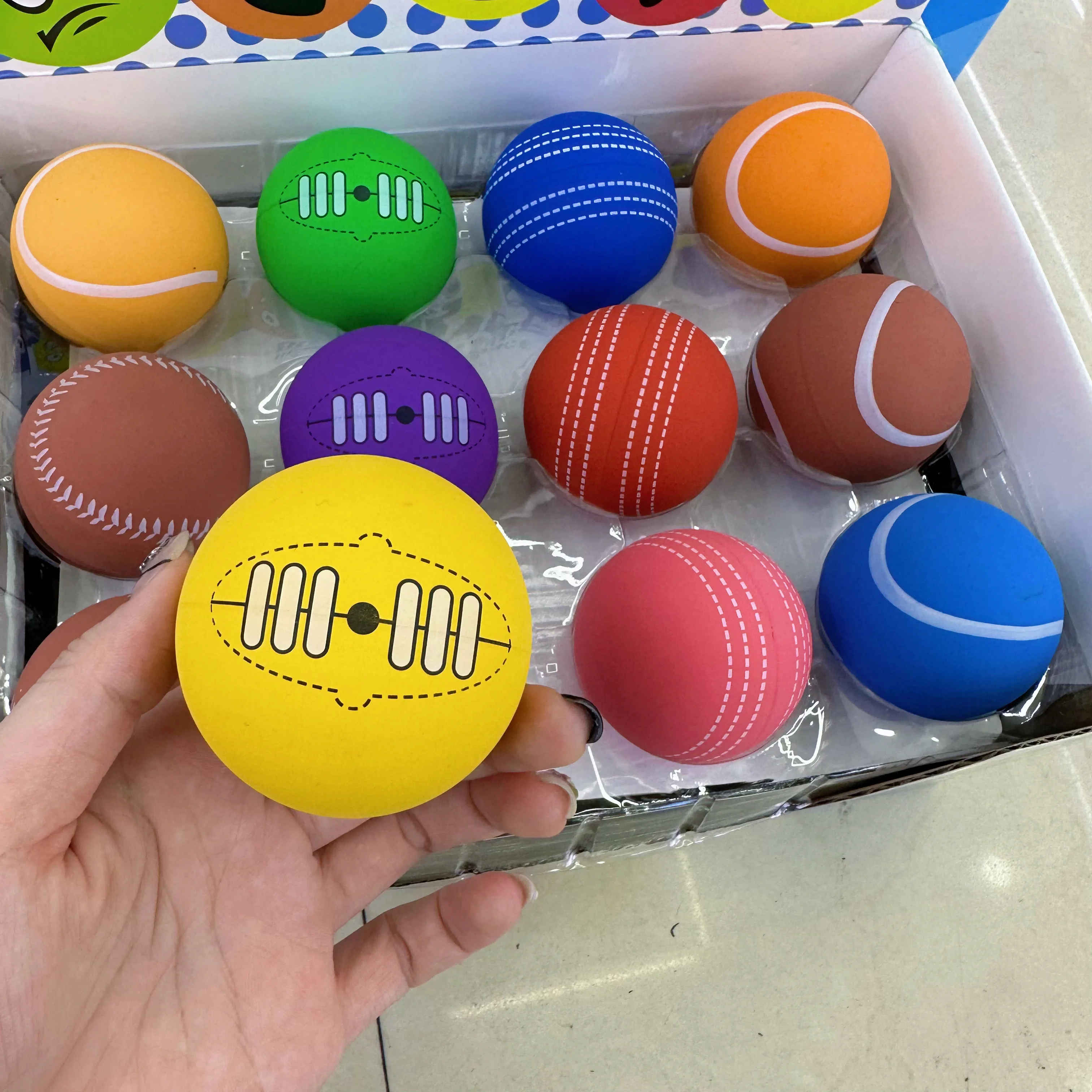 2023 Hot Aale Hollow Rubber Bounce Balls 60 mm Bounce Squash Ball, Mini Basketball, Football, Beach Ball Of Customs Promotional