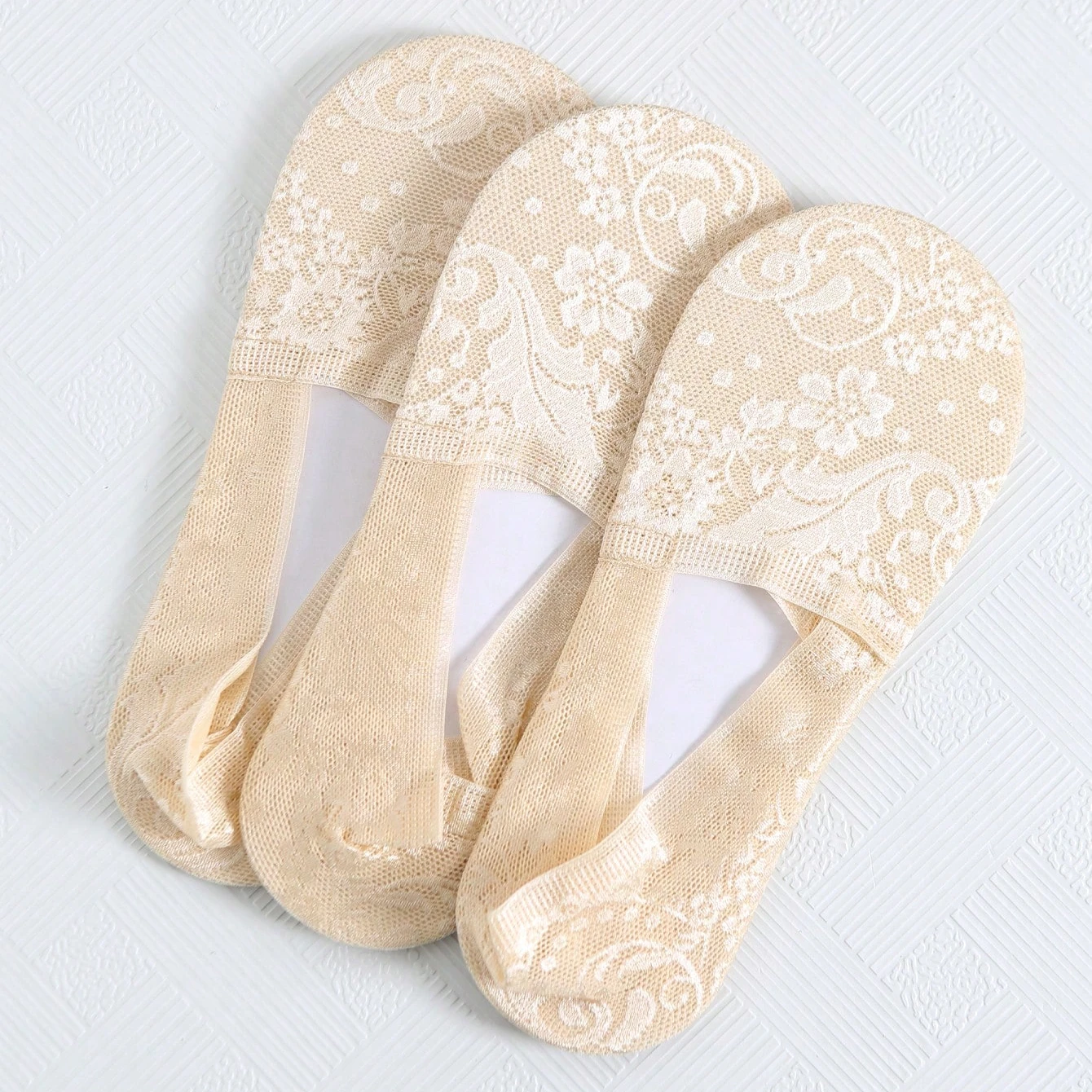 3 pairs pack lady solid color comfortable summer thin breathable silicone non -slip invisible lace sheer socks for women