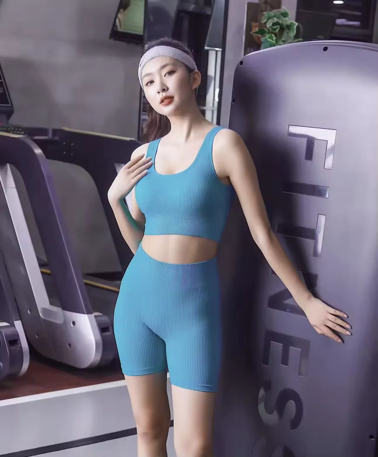 Sports Sexy Stylish Girls Padding Soft women sports Crop Tube Top Pants shorts Legging back seamless bra Set