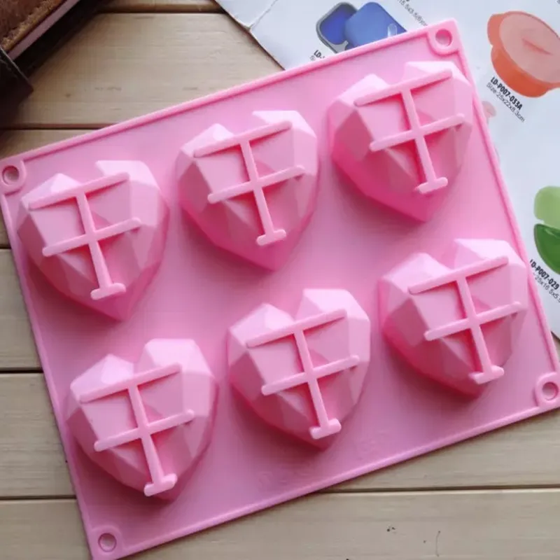 Factory Direct Price 3D Six Hole Dimensional Heart Shape Silicone Candy Soap Cake Molds