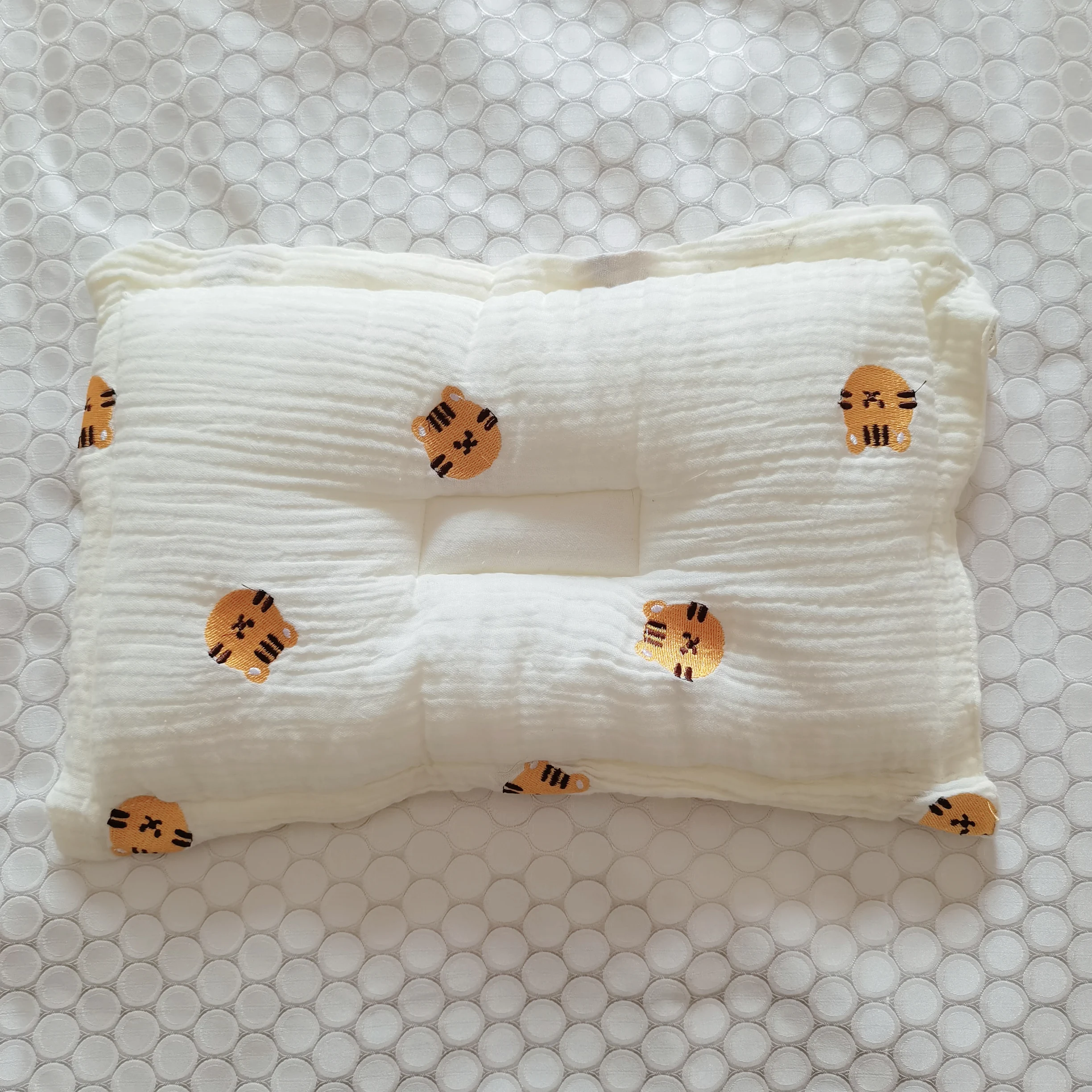 Baby Pillow Ins Korean Style Newborn Baby Waist and Side Sleep Pillow Breathable Soft Cotton Fabric Styling Pillow