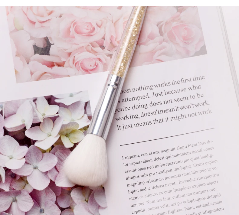 Nail Tools Dust Brush Long Handle Transparent Crystal Rod With Diamond Soft Makeup Blush Brush Nail Loose Powder Cleaning Brush