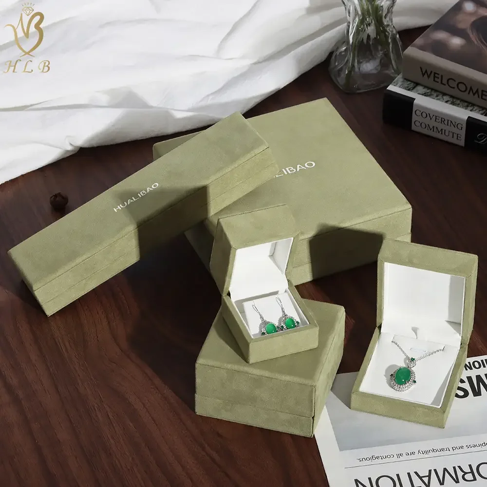 China Factory high end jewelry box Velvet gift box velvet jewelry box packaging custom logo