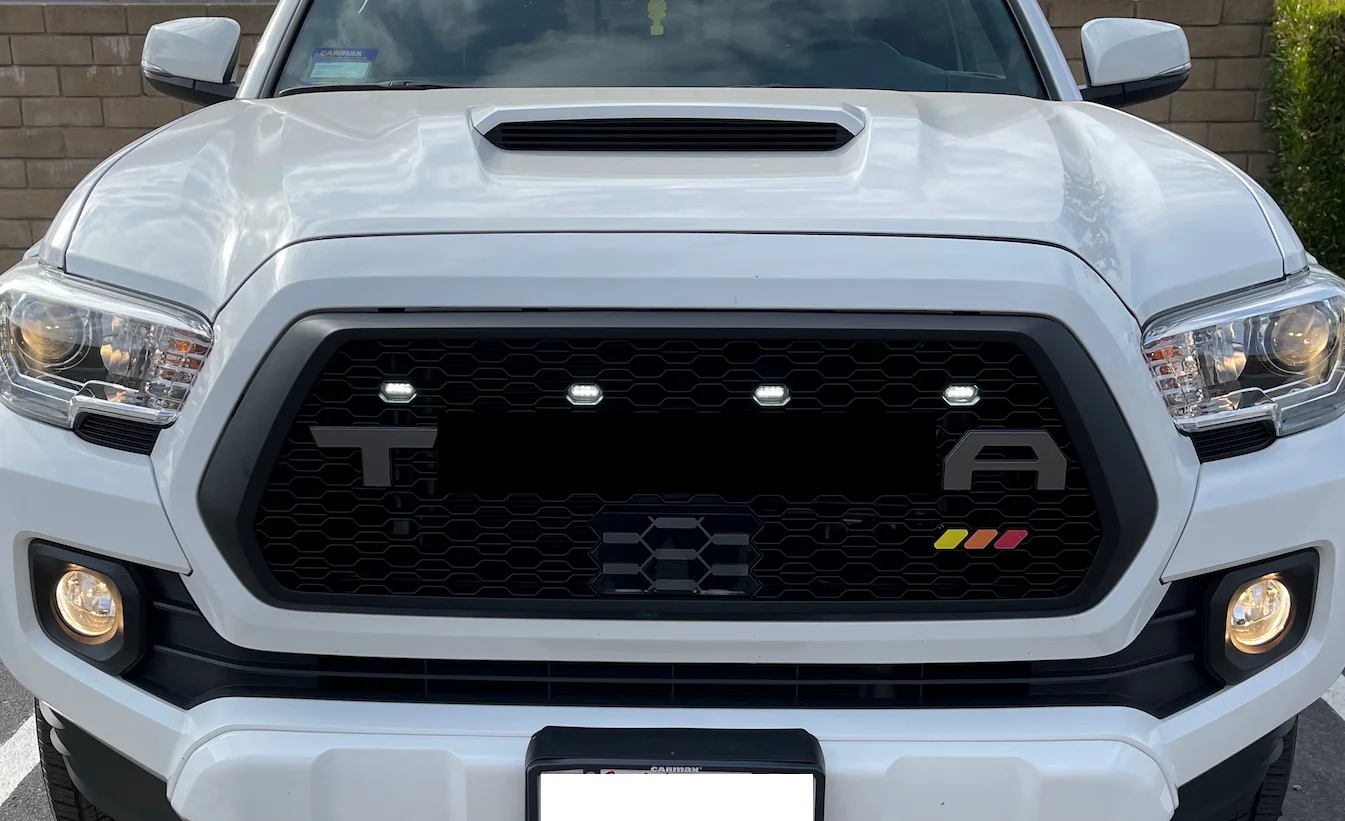 Spedking 2016 2017 2018 2019 2020 pickup 4x4 accessories parts body kit New style Front car bumper mesh grille for tacoma