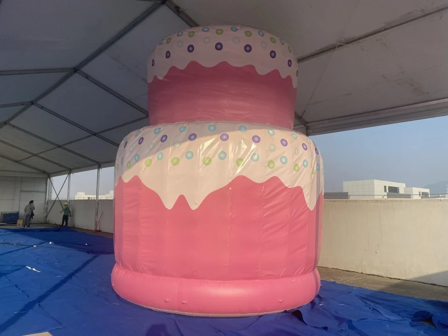 Giant  Inflatable Advertising Cake Inflatable Birthday Cake Model for Yard Decoration