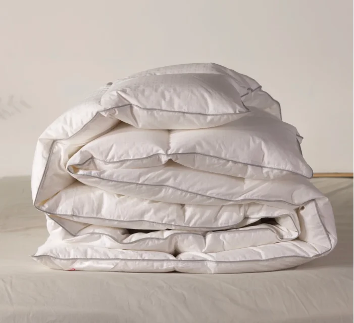 Hungarian Goose Down Duvet,Sleep under a cloud of comfort,pure cotton casing for the ultimate in warmth