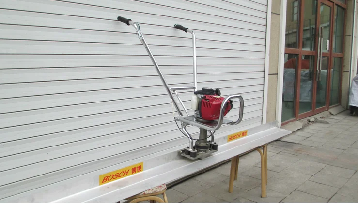 Gasoline Concrete Vibrating Ruler Vibrating Ruler Troweling Machine  Surface Finishing Screed Vibrator Ruler