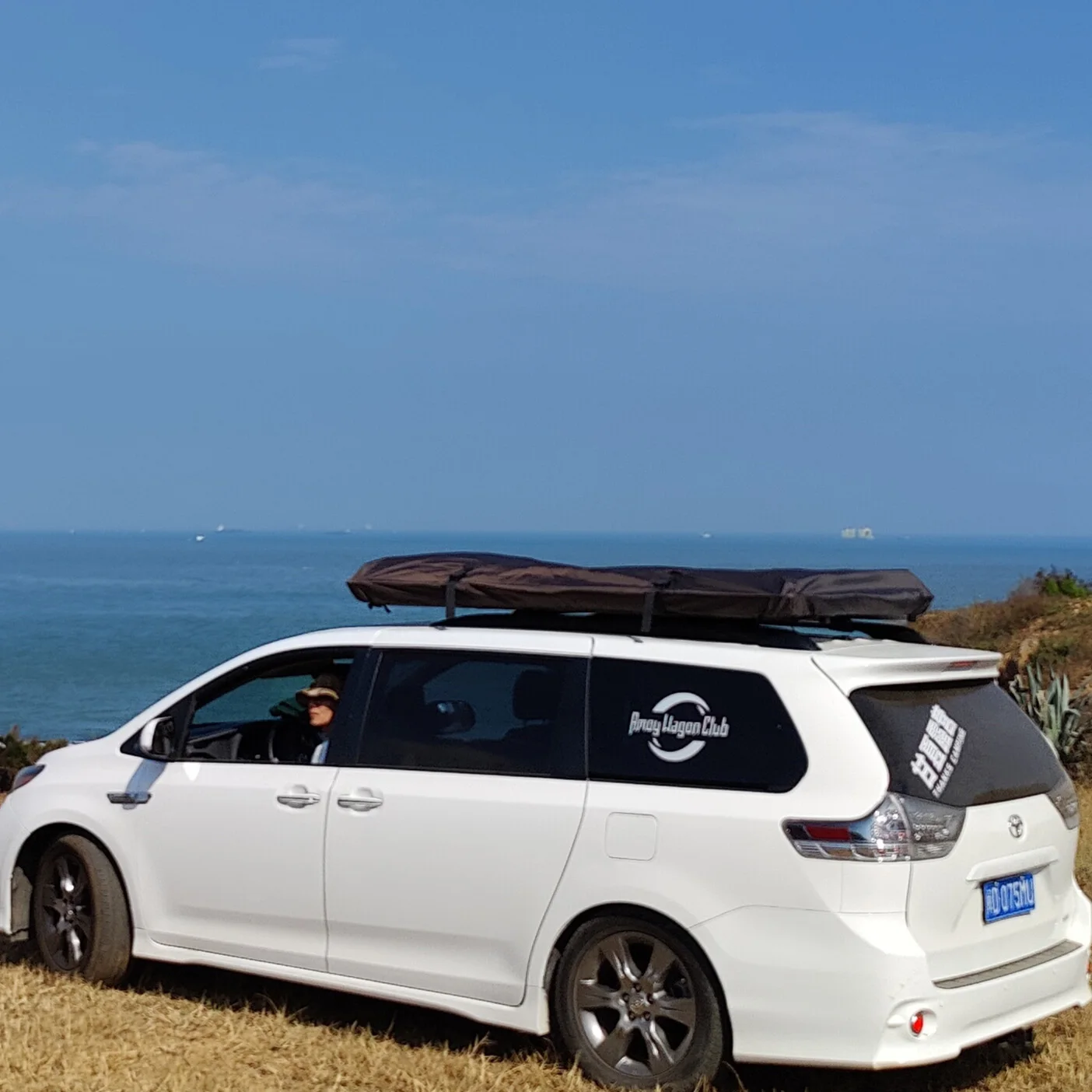 wholesale roof top tent from China for small car soft top roof tent outdoor vehicle roof top tents