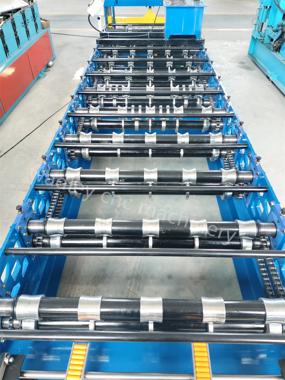 Цинковая алюминиевая цветная Стальная Плитка формовочная машина для резки изогнутой крыши листовой профильный станок трапециевидной IBR