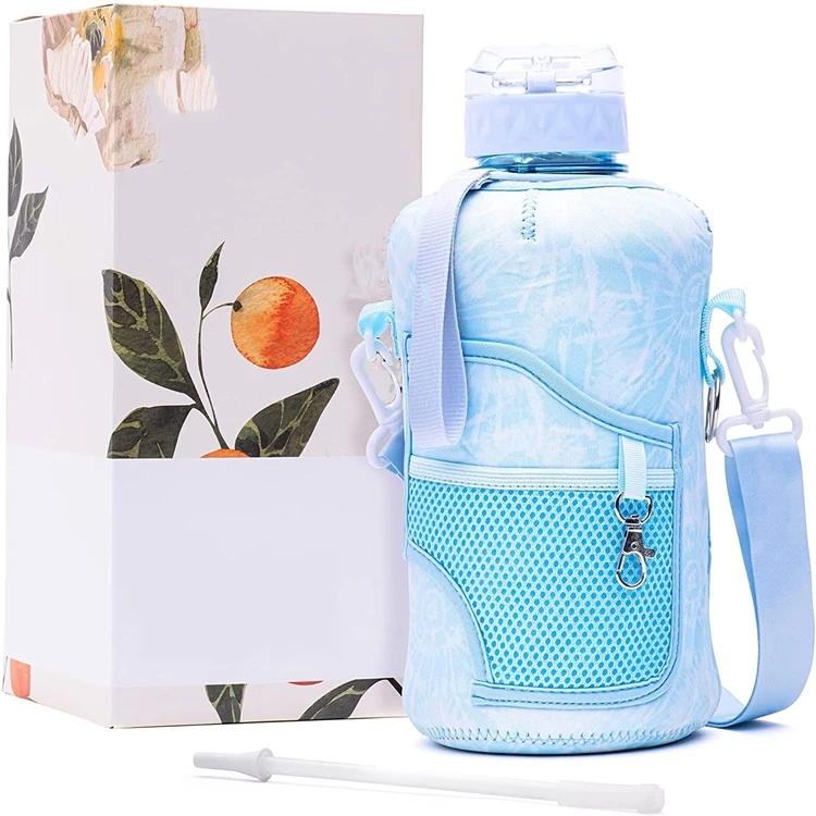 Amazon 2.2L Спортивная бутылка для воды на половину галлона с рукавом