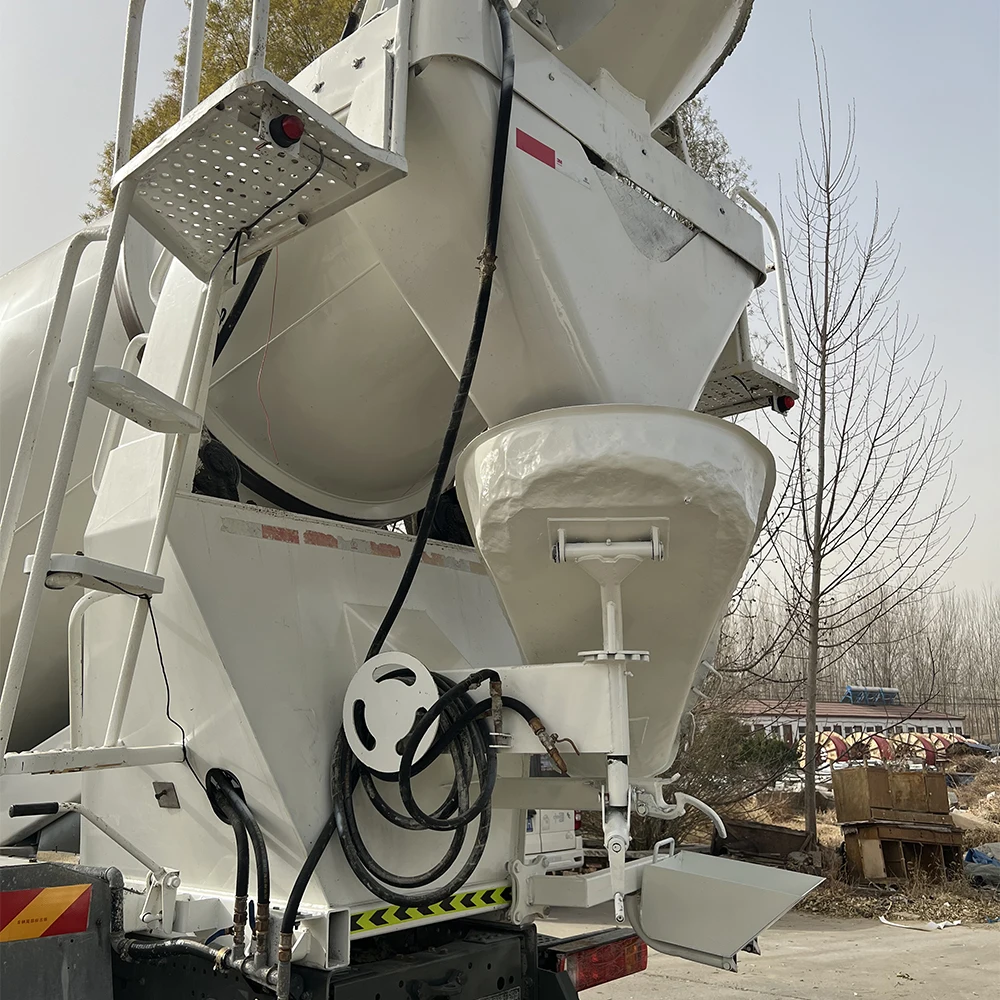 Used high quality concrete mixing tank Howo TX 8*4 8m3 10m3 dump type