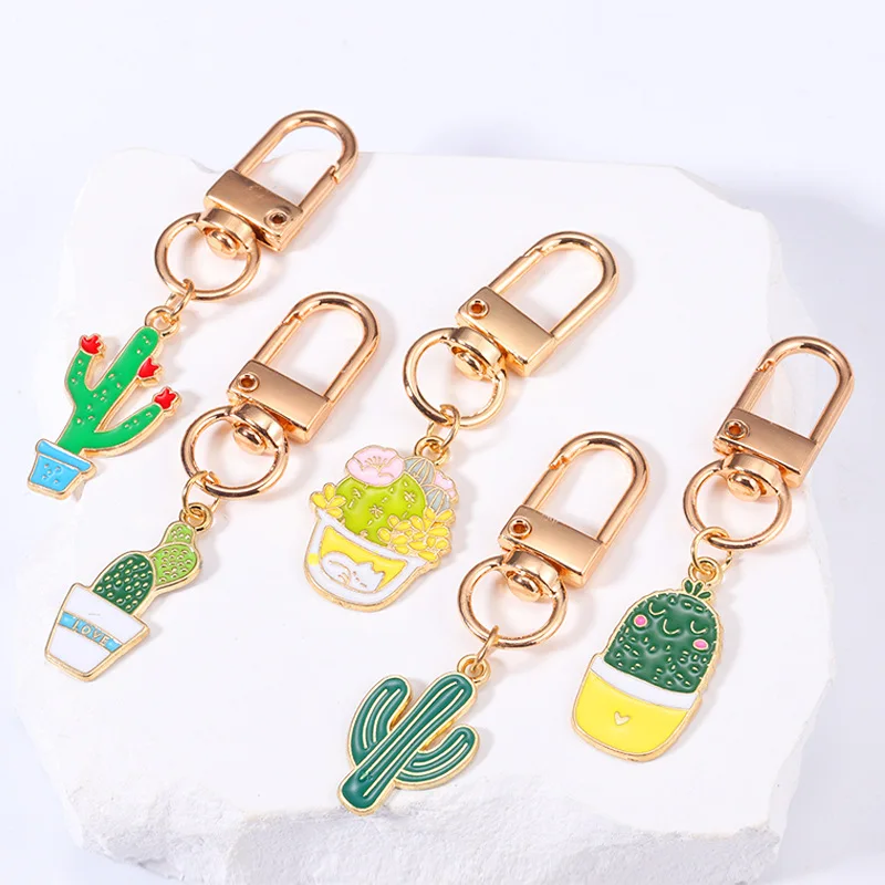 Promotional Keyholder Souvenirs Keyring Cute Flower Shape Metal Keychain Custom Logo Enamel Key Chain For Women Bag Accessories