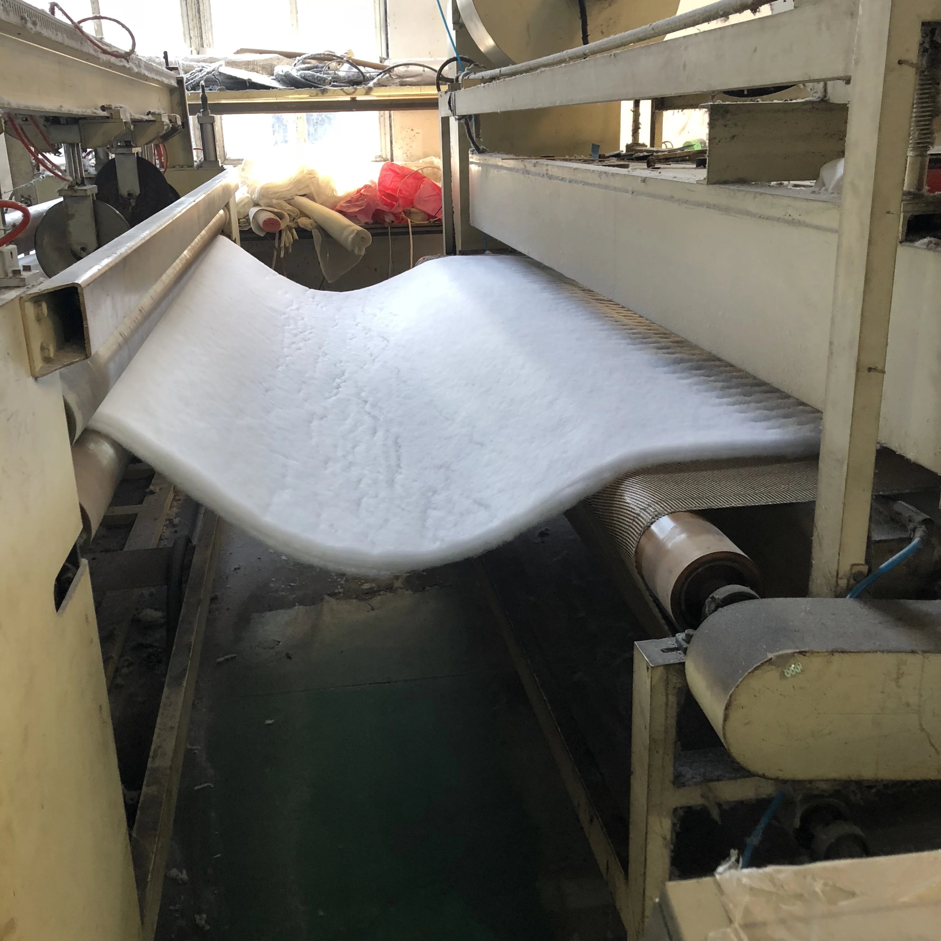 180GSM Thermal bonded polyester wadding for winter clothes/sintepon batting for comforters