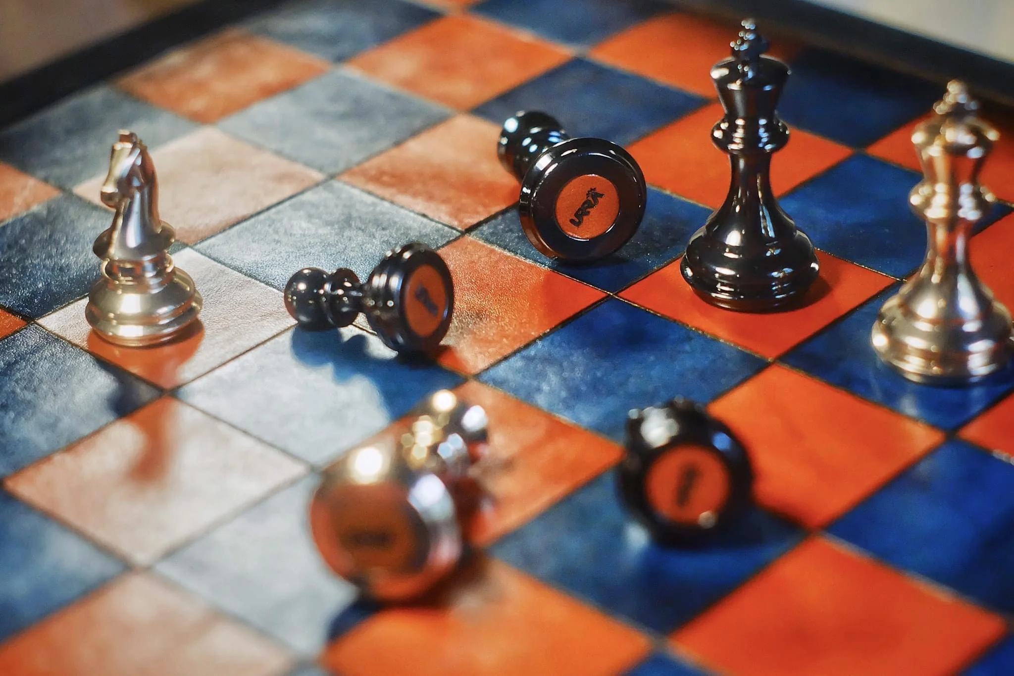 
High-End Hot Selling Hand Made Luxury Wooden Leather Chess Set Board Game from Vietnam 