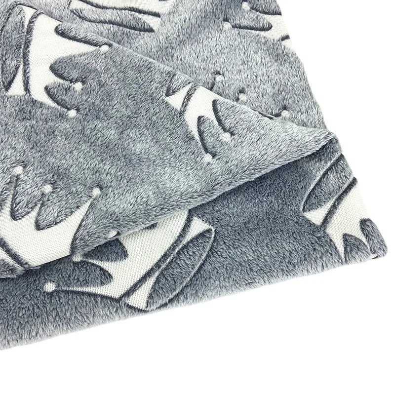 Anti Wrinkle Crown Printed Polyester Flannel Fleece Luminous Fabric Custom Color Flannel Fabric For Blanket