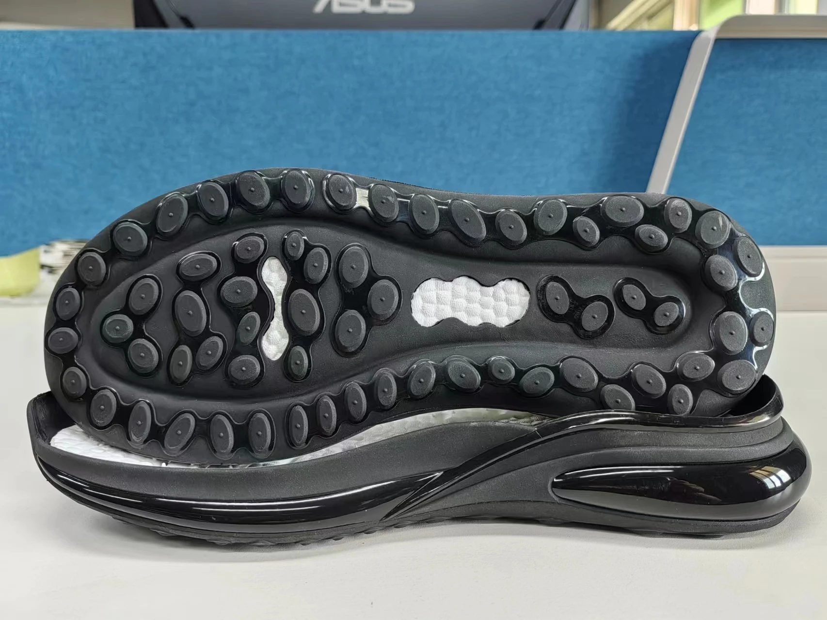 Manufacturer new casual sport sneaker men chunky outsole rubber Planta de zapato TPU popcorn shoe MD Running outsole material