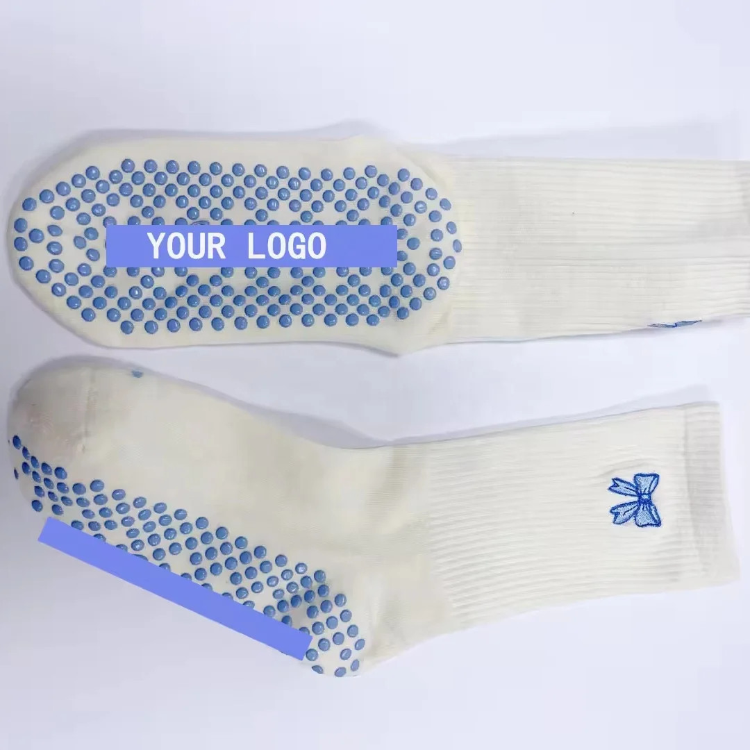 2024 Fashion Novelty Antislip Gym Pilates Grip Ankle Crew Socks With Custom Cartoon Letter Embroidery Logo For Women Bottom