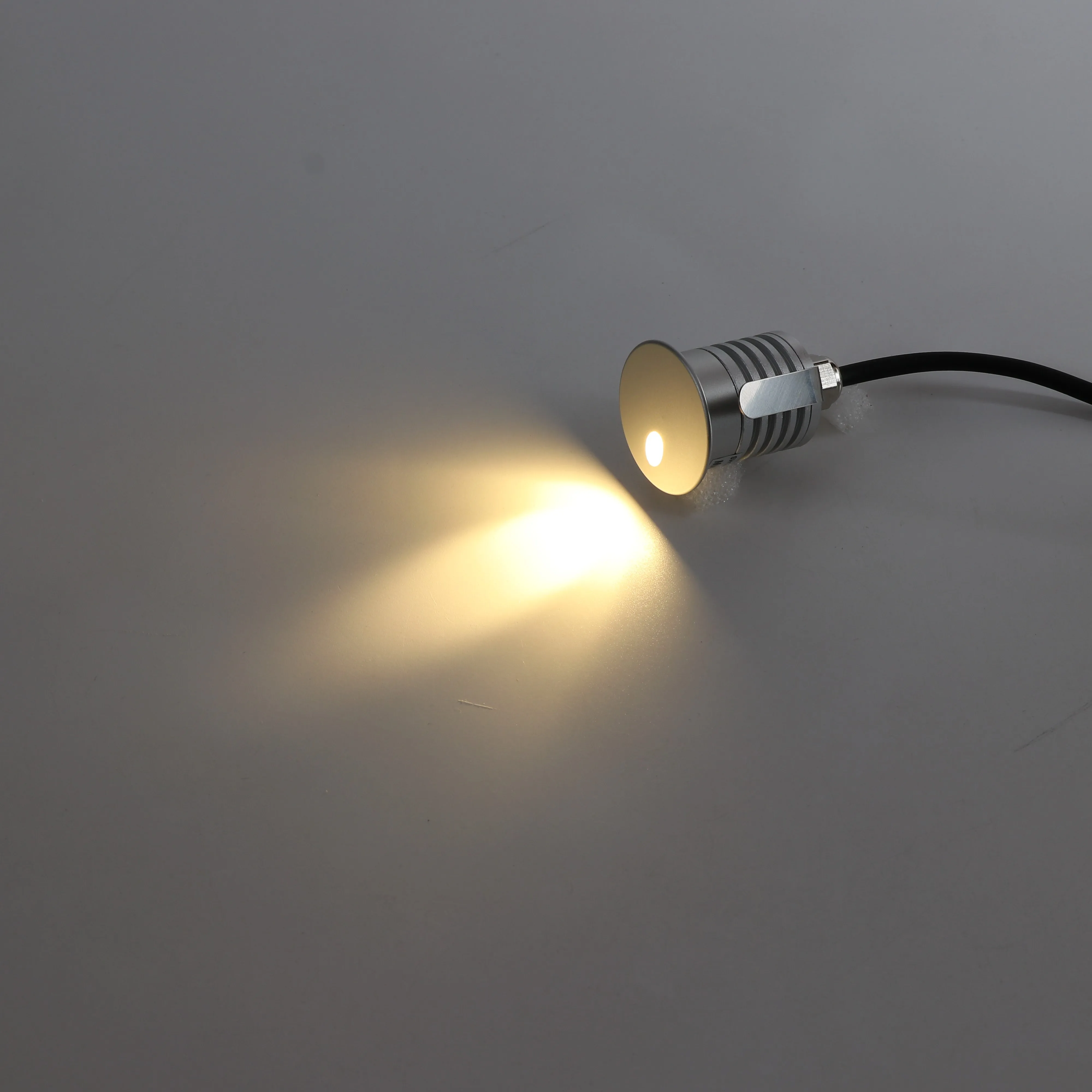 Шаг Света led