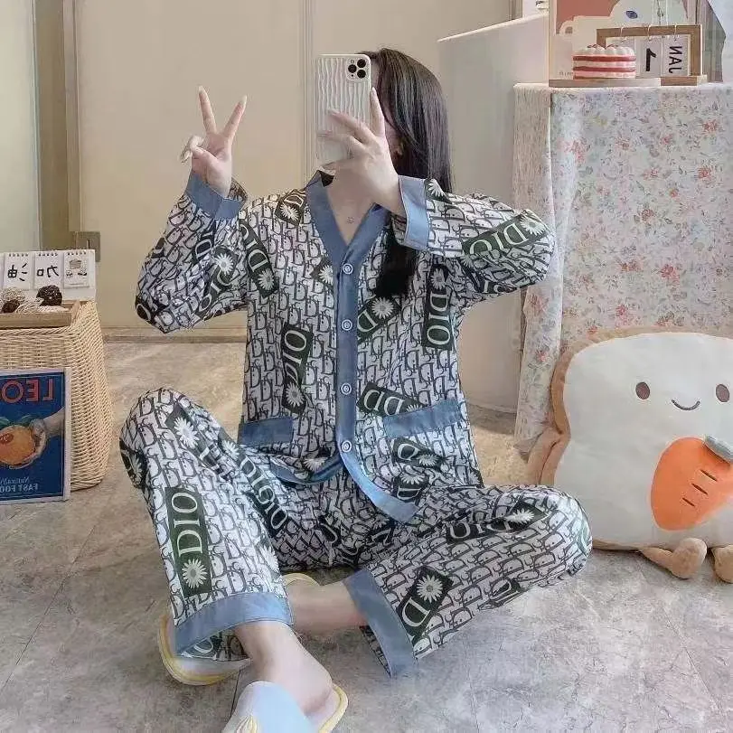 Spring new silk ice silk ladies pajamas long sleeve trousers home clothes cardigan ice silk two sets of pajamas manufacturers di