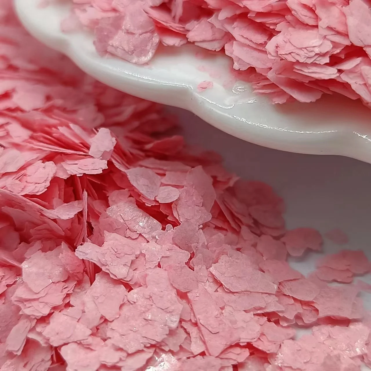 Colorful Composite Dyed mica flake Used for asphalt thermal insulation waterproofing material